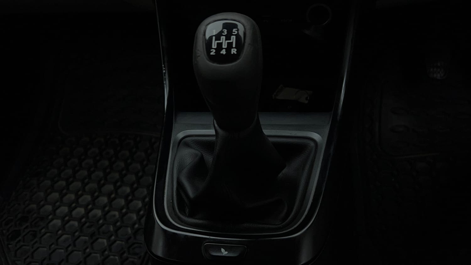Used 2023 Tata Altroz XT Petrol Petrol Manual interior GEAR  KNOB VIEW