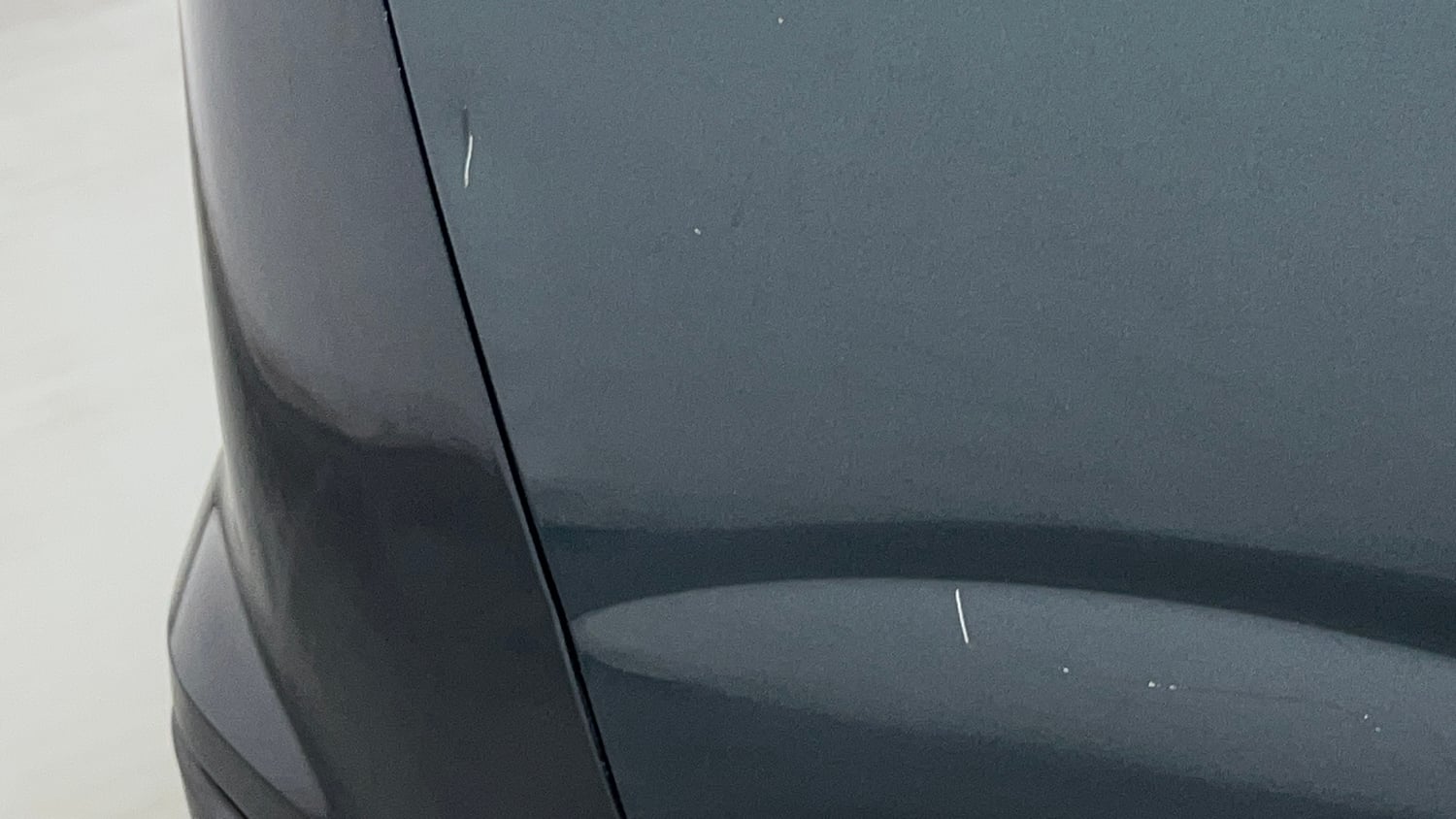 Used 2020 Mahindra XUV 300 1.2 W6 Petrol Manual dents MINOR DENT