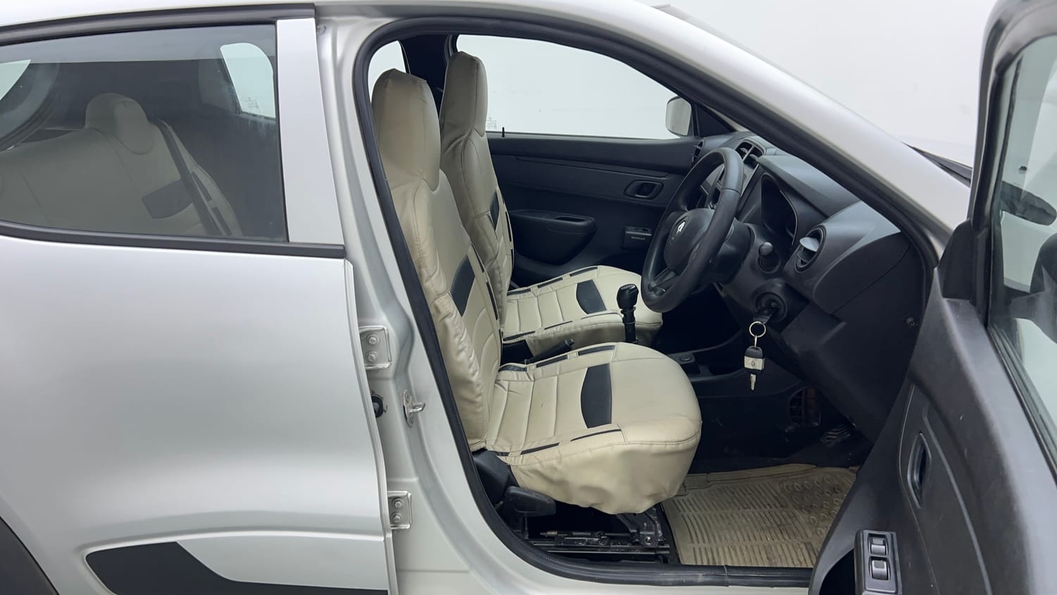 Used 2018 Renault Kwid RXE Petrol Manual interior RIGHT SIDE FRONT DOOR CABIN VIEW