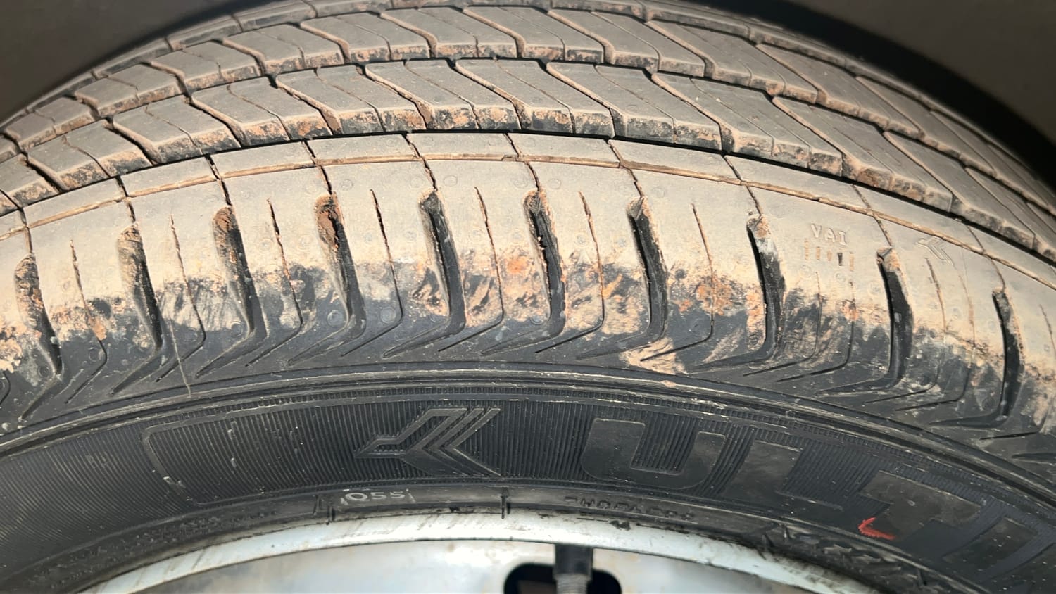 Used 2013 Maruti Suzuki Alto K10 LXi Petrol Manual tyres RIGHT FRONT TYRE TREAD VIEW