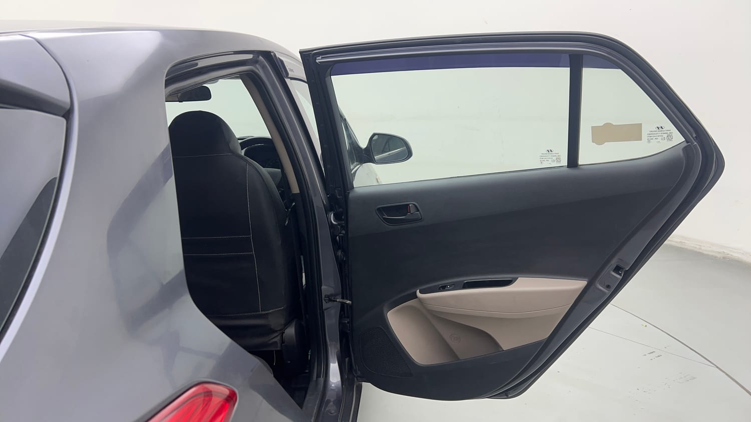 Used 2018 Hyundai Grand i10 Magna 1.2 Kappa VTVT Petrol Manual interior RIGHT REAR DOOR OPEN VIEW