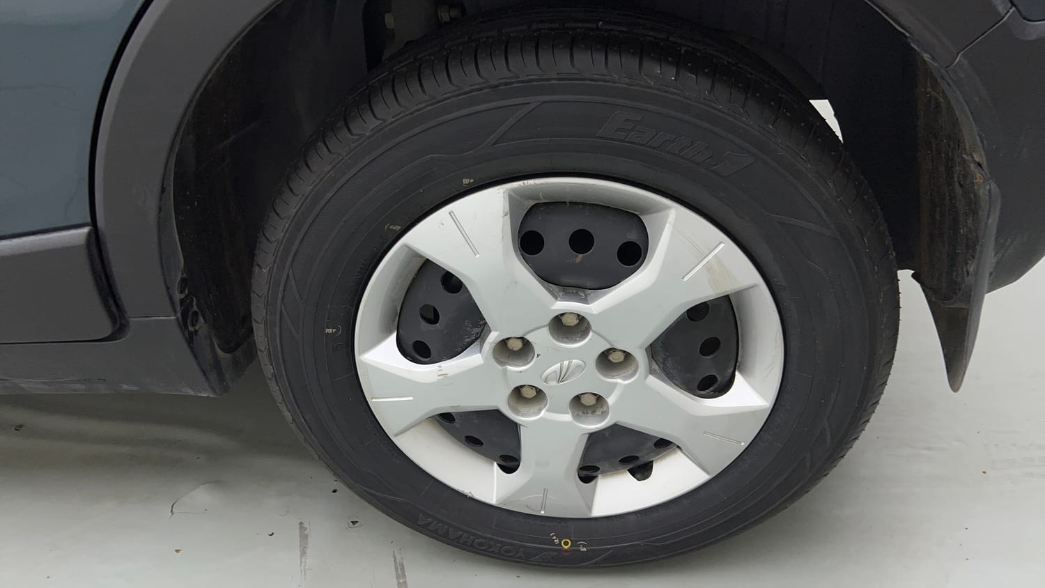 Used 2020 Mahindra XUV 300 1.2 W6 Petrol Manual tyres LEFT REAR TYRE RIM VIEW