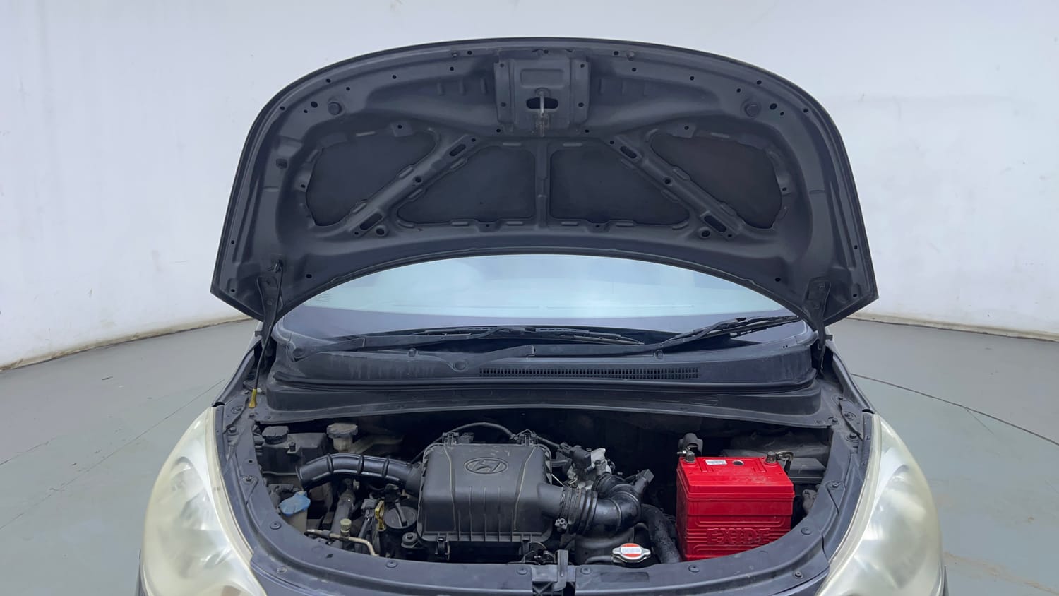 Used 2013 Hyundai i10 Era 1.1 iRDE2 Petrol Manual engine ENGINE & BONNET OPEN FRONT VIEW