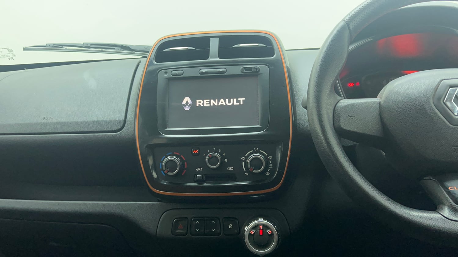 Used 2017 Renault Kwid CLIMBER 1.0 AMT Petrol Automatic top_features Integrated (in-dash) music system