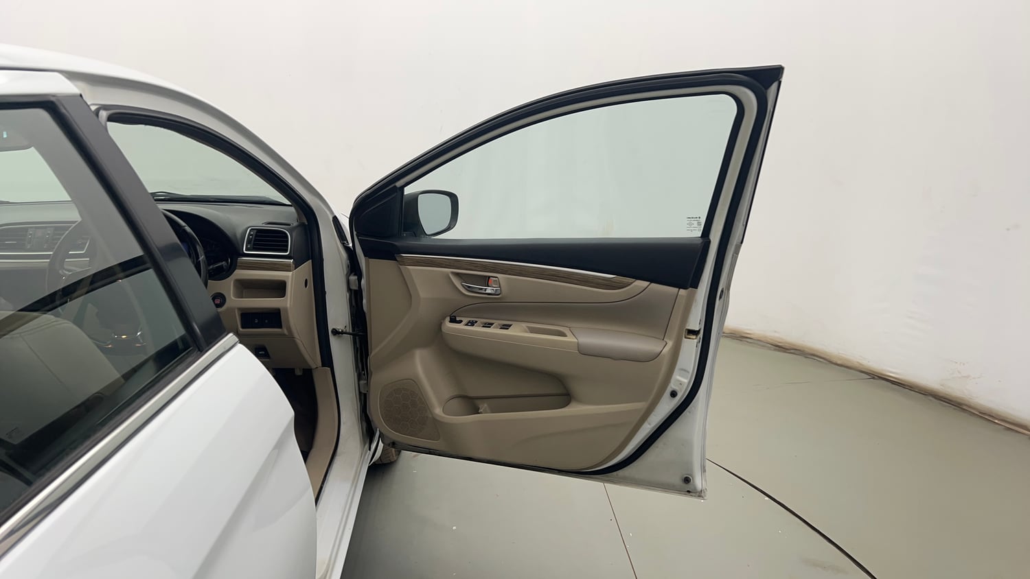 Used 2018 Maruti Suzuki Ciaz Alpha Hybrid 1.5 Petrol Manual interior RIGHT FRONT DOOR OPEN VIEW