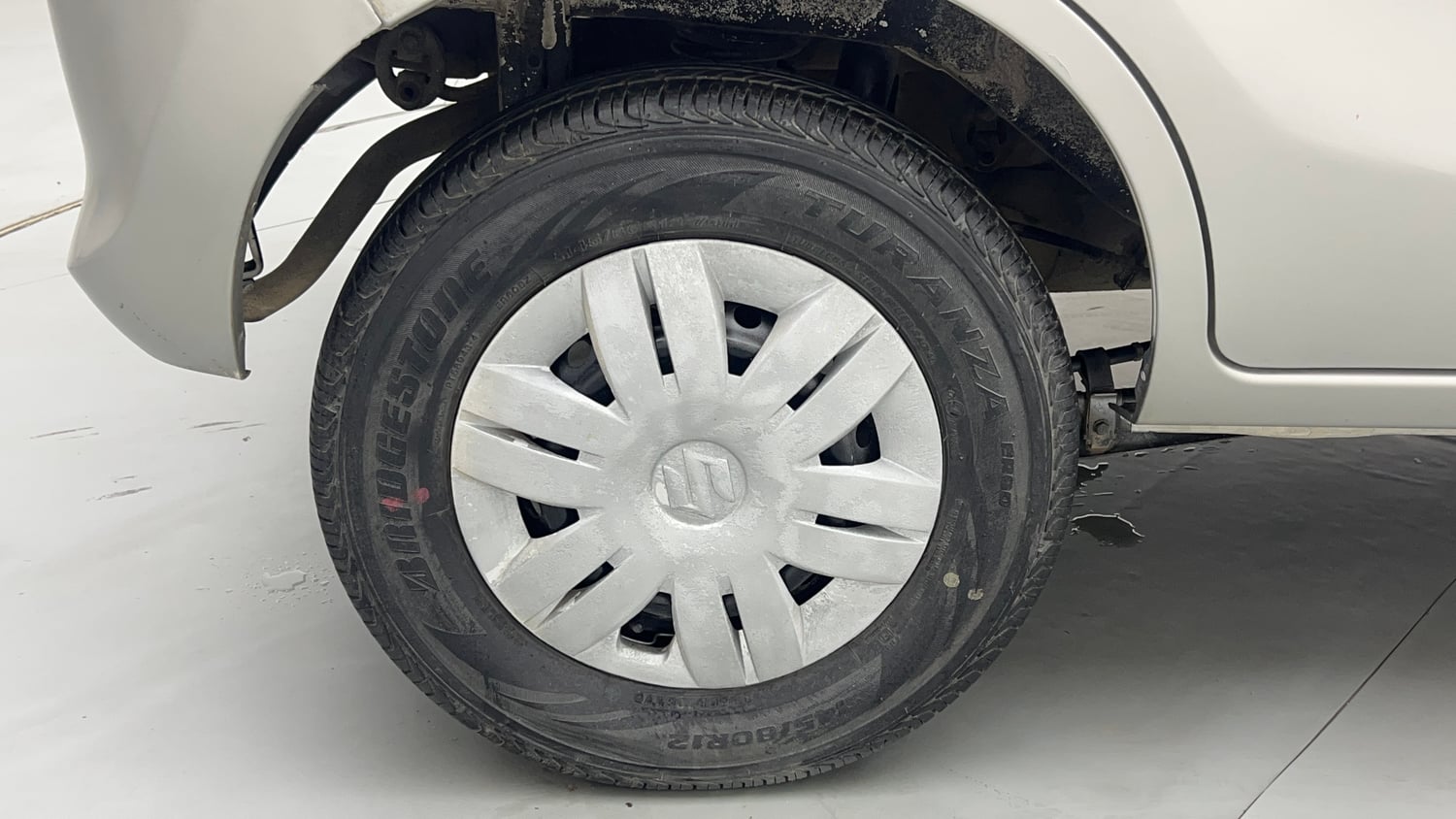 Used 2017 Maruti Suzuki Alto 800 LXi Petrol Manual tyres RIGHT REAR TYRE RIM VIEW