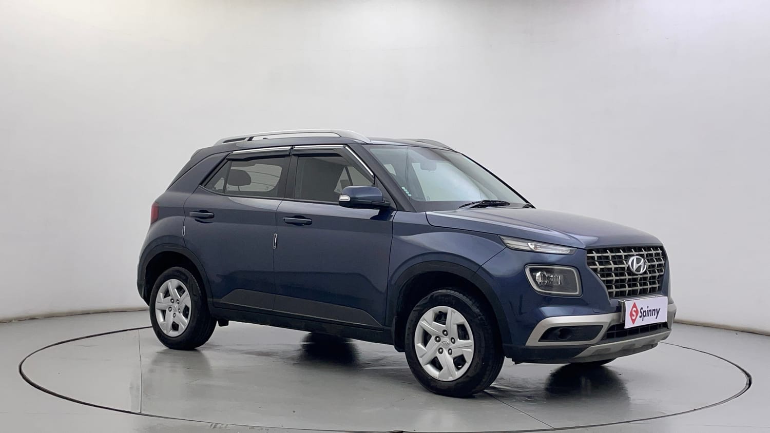 Used 2021 Hyundai Venue S Plus 1.2 Petrol Petrol Manual exterior RIGHT FRONT CORNER VIEW