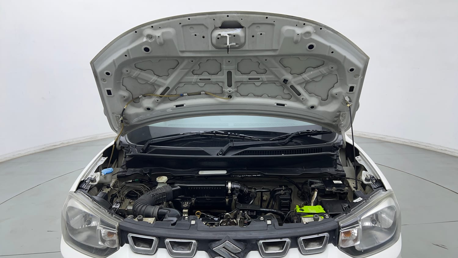 Used 2020 Maruti Suzuki S-Presso VXi Petrol Manual engine ENGINE & BONNET OPEN FRONT VIEW