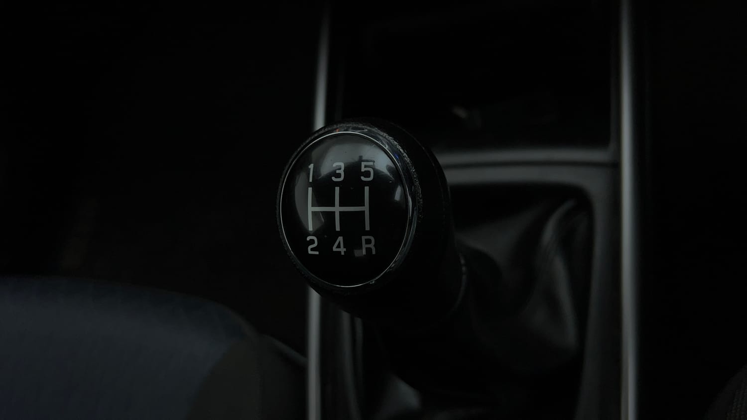 Used 2019 Maruti Suzuki Baleno Zeta Petrol Manual interior GEAR  KNOB VIEW