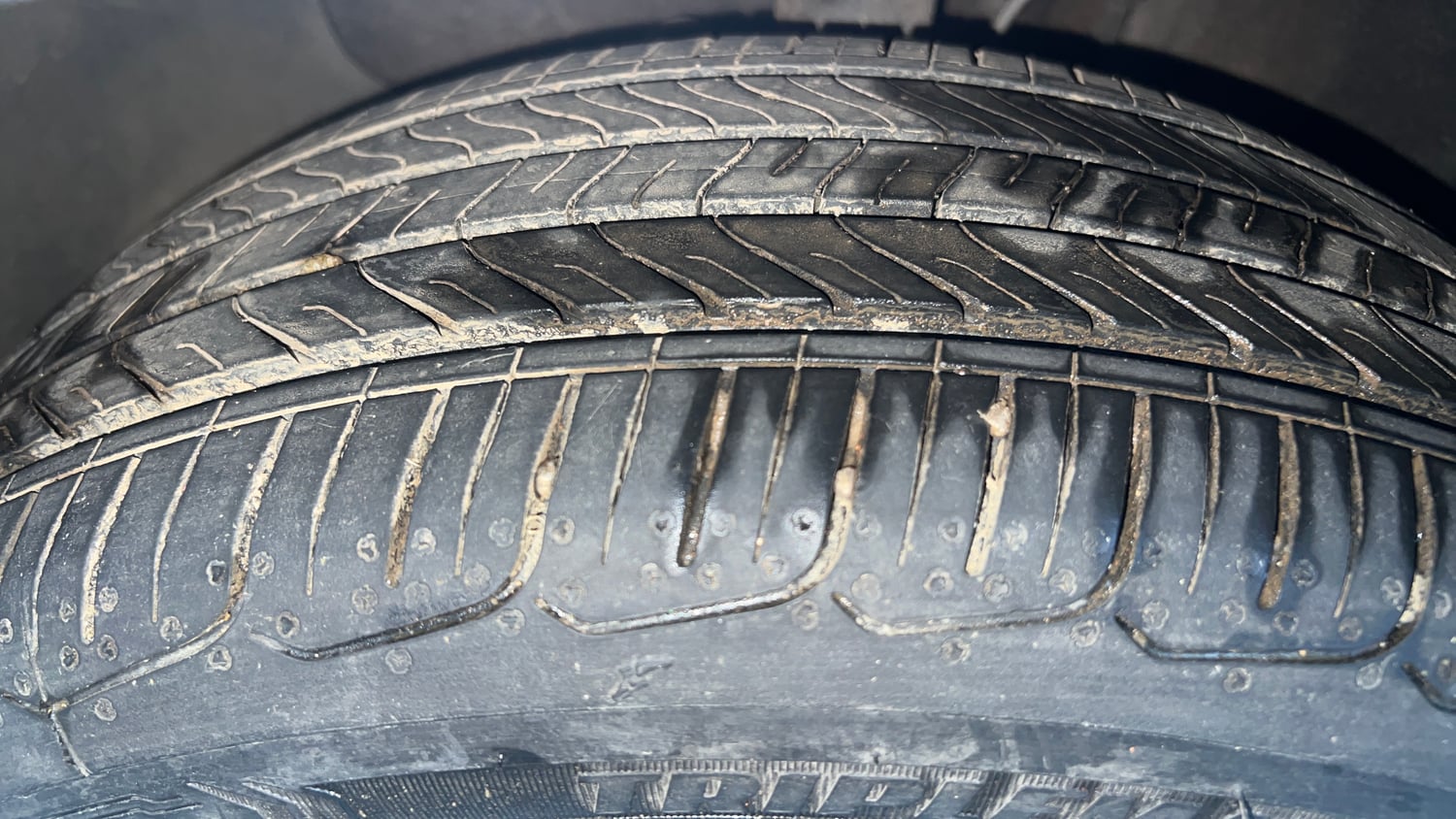 Used 2017 Hyundai Elite i20 Asta 1.2 (O) Petrol Manual tyres LEFT FRONT TYRE TREAD VIEW