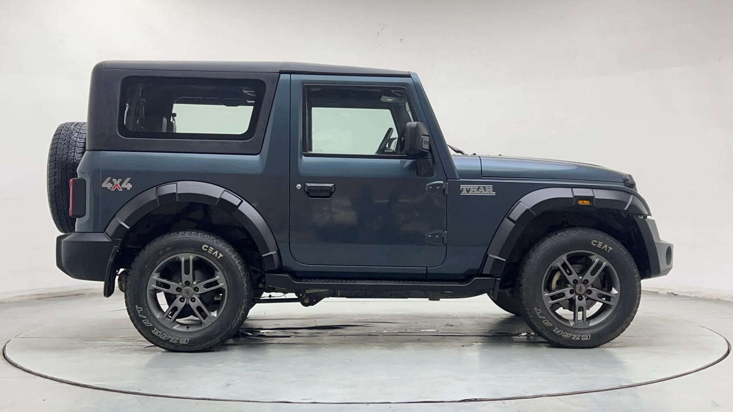 Used 2022 mahindra Thar LX Hard Top Petrol AT 4WD Petrol Automatic exterior RIGHT SIDE VIEW
