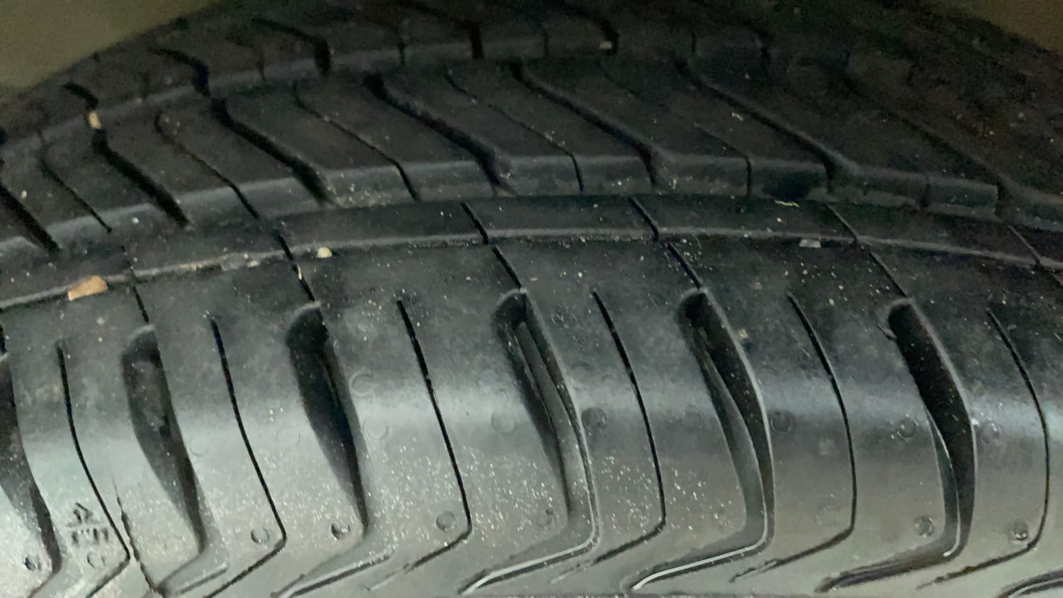Used 2017 Maruti Suzuki Celerio VXi Petrol Manual tyres LEFT FRONT TYRE TREAD VIEW