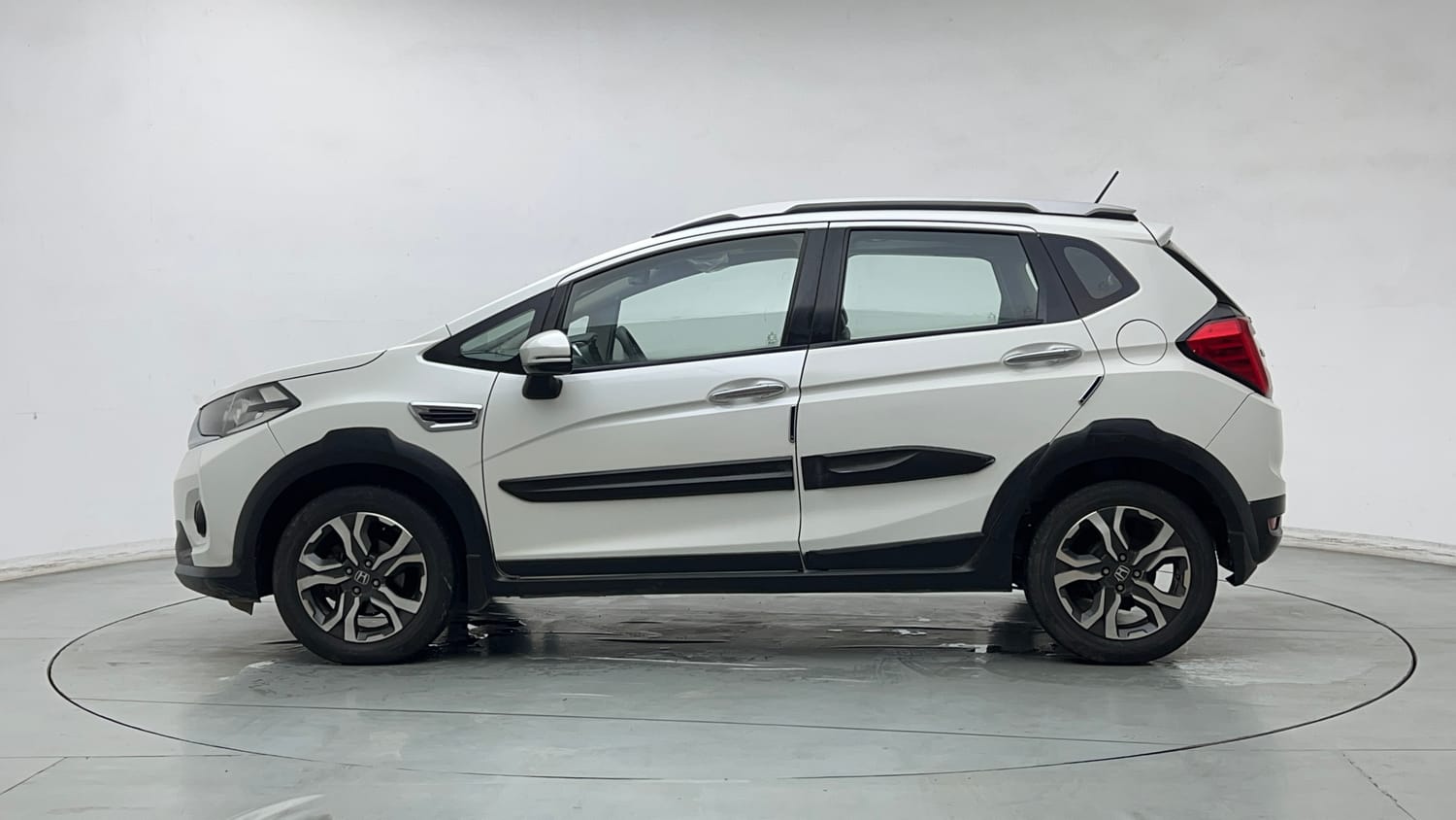 Used 2018 Honda WR-V VX MT Petrol Petrol Manual exterior LEFT SIDE VIEW