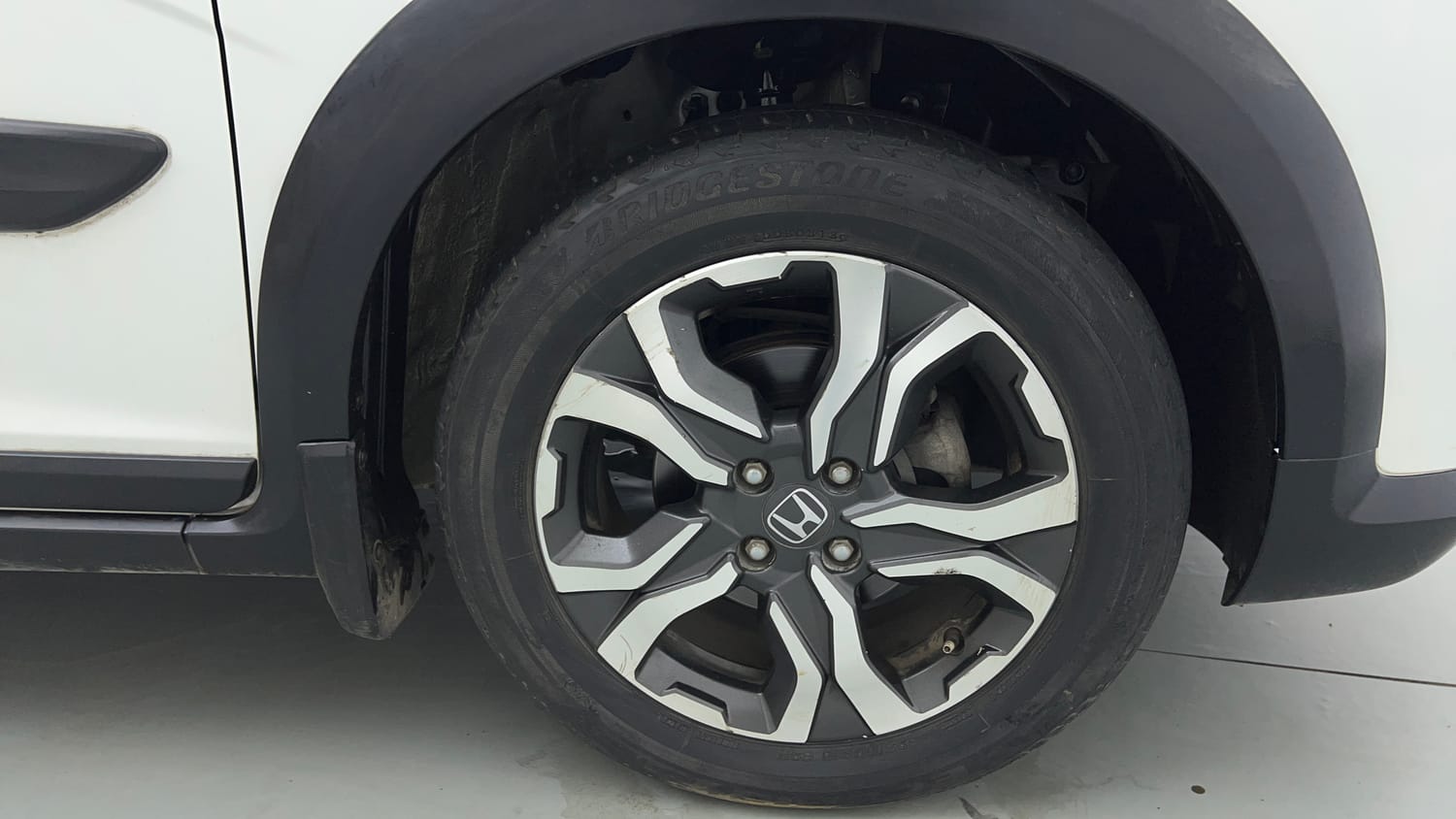 Used 2018 Honda WR-V VX MT Petrol Petrol Manual tyres RIGHT FRONT TYRE RIM VIEW