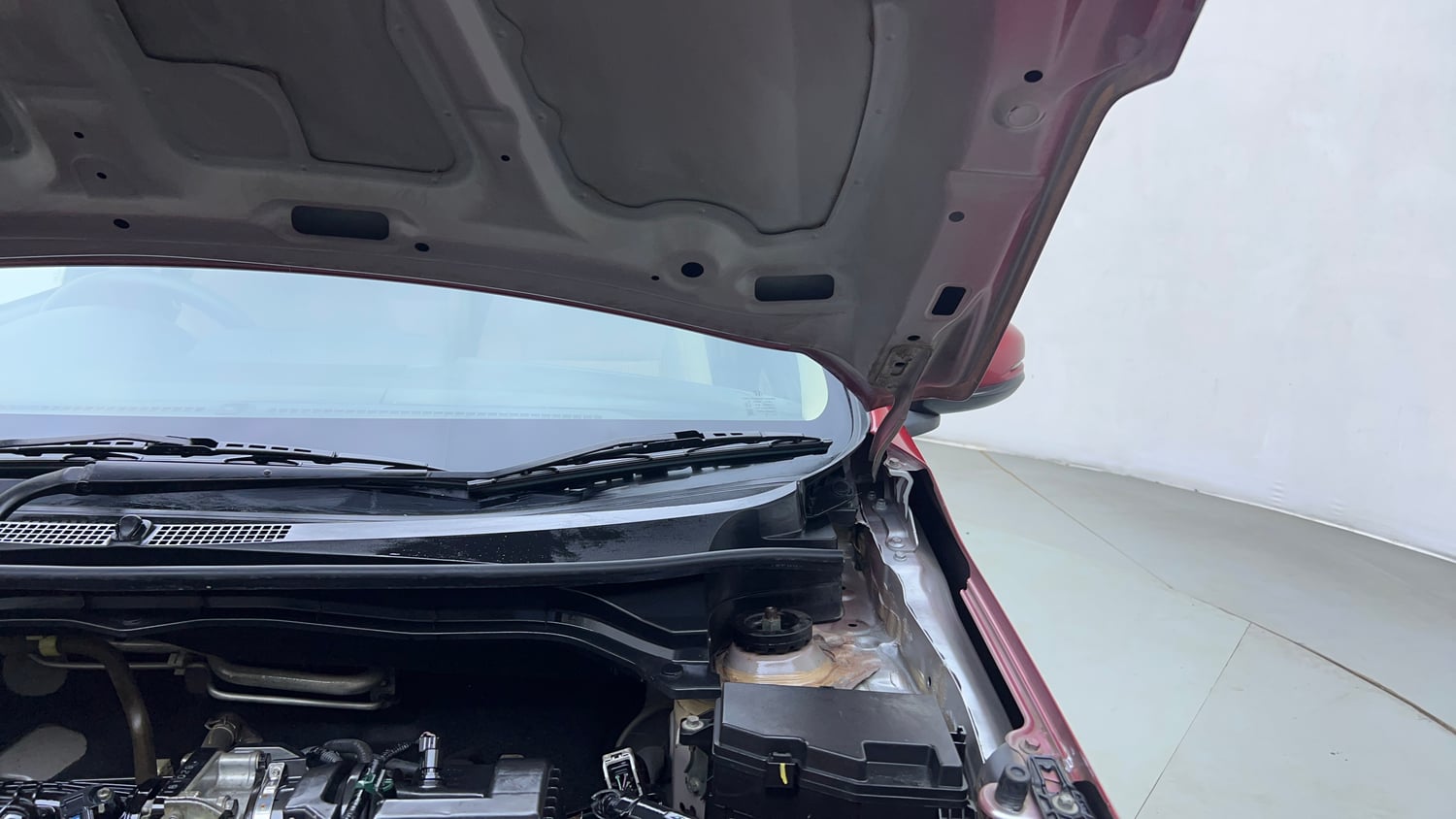 Used 2019 Honda Amaze 1.2 V CVT Petrol Petrol Automatic engine ENGINE LEFT SIDE HINGE & APRON VIEW