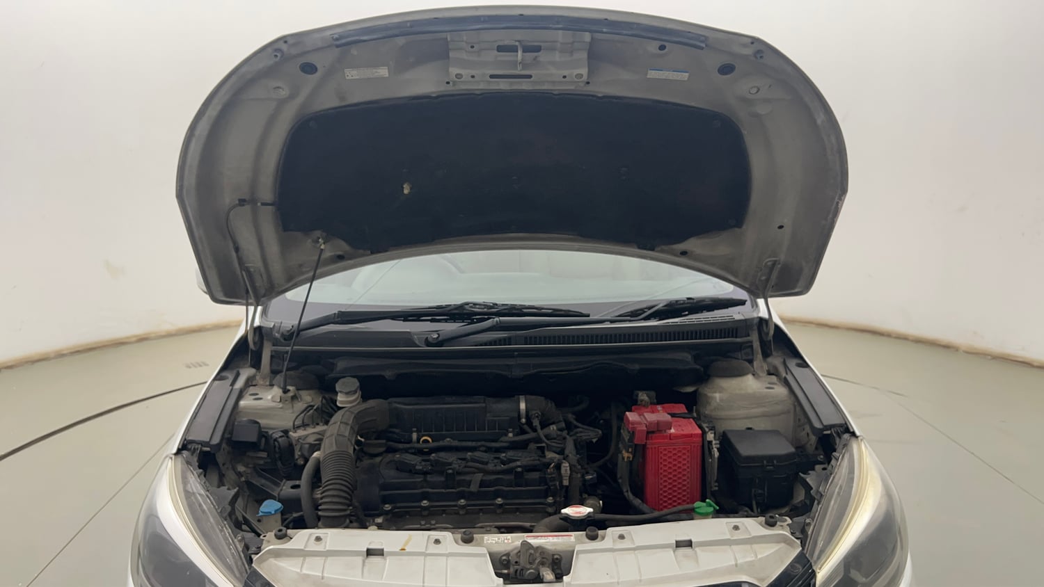 Used 2018 Maruti Suzuki Ciaz Alpha Hybrid 1.5 Petrol Manual engine ENGINE & BONNET OPEN FRONT VIEW