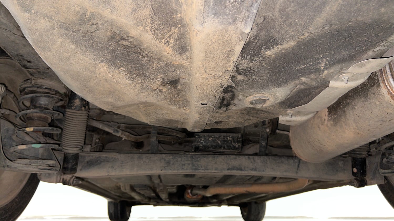 Used 2013 Hyundai Verna Fluidic 1.6 VTVT SX Petrol Manual extra REAR UNDERBODY VIEW (TAKEN FROM REAR)