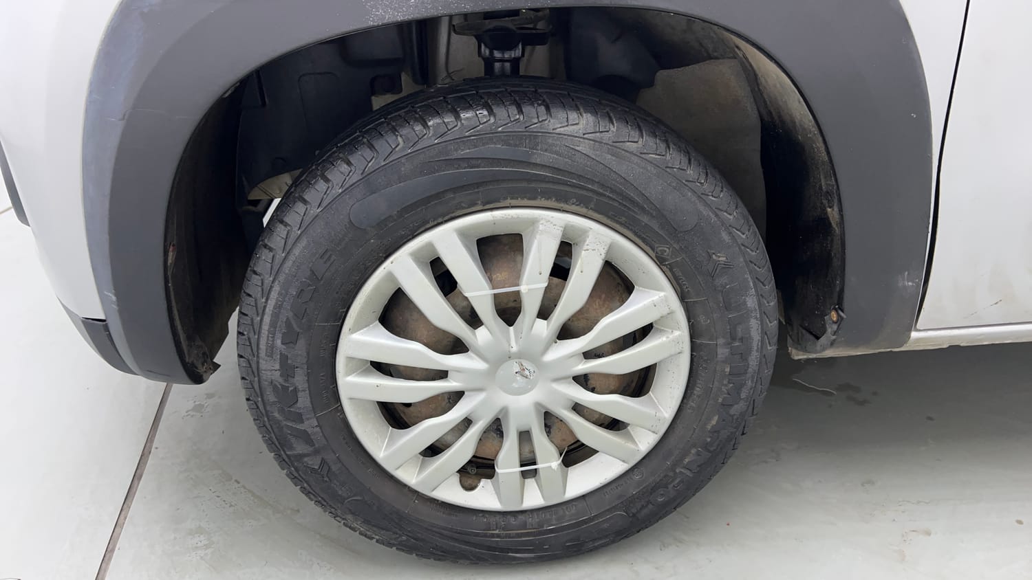 Used 2018 Renault Kwid RXE Petrol Manual tyres LEFT FRONT TYRE RIM VIEW