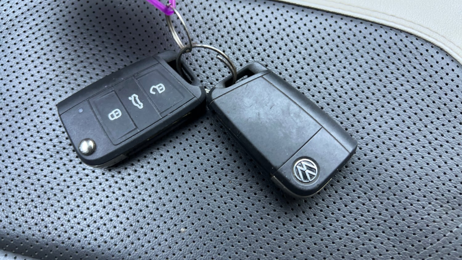 Used 2023 Volkswagen Taigun Topline 1.0 TSI AT Petrol Automatic extra CAR KEY VIEW
