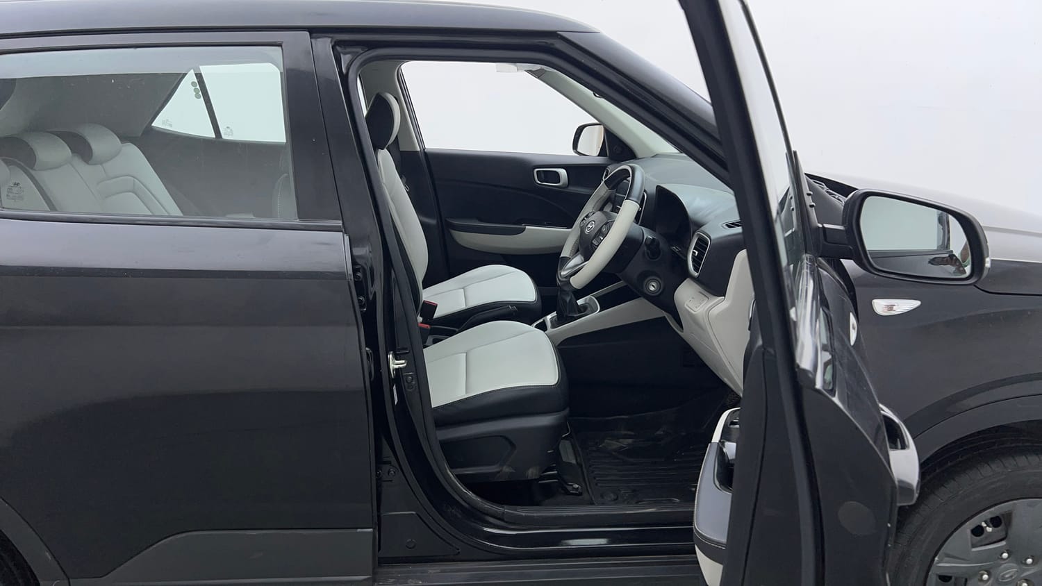 Used 2024 Hyundai Venue E 1.2 Petrol Petrol Manual interior RIGHT SIDE FRONT DOOR CABIN VIEW