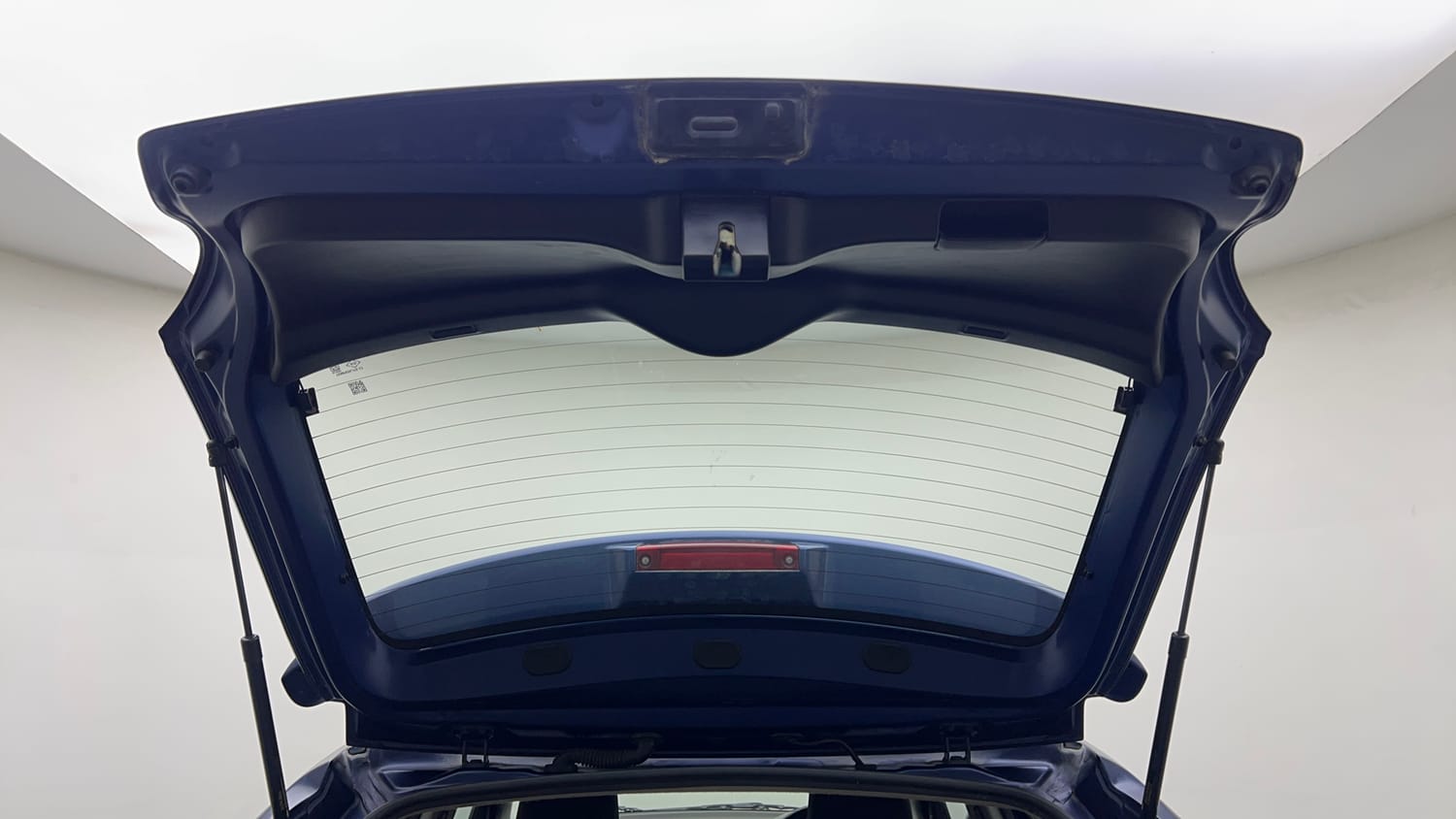 Used 2019 Maruti Suzuki Baleno Zeta Petrol Manual interior DICKY DOOR OPEN VIEW