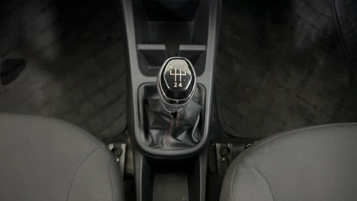 Used 2023 Renault Kwid RXT 1.0 Petrol Manual interior GEAR  KNOB VIEW
