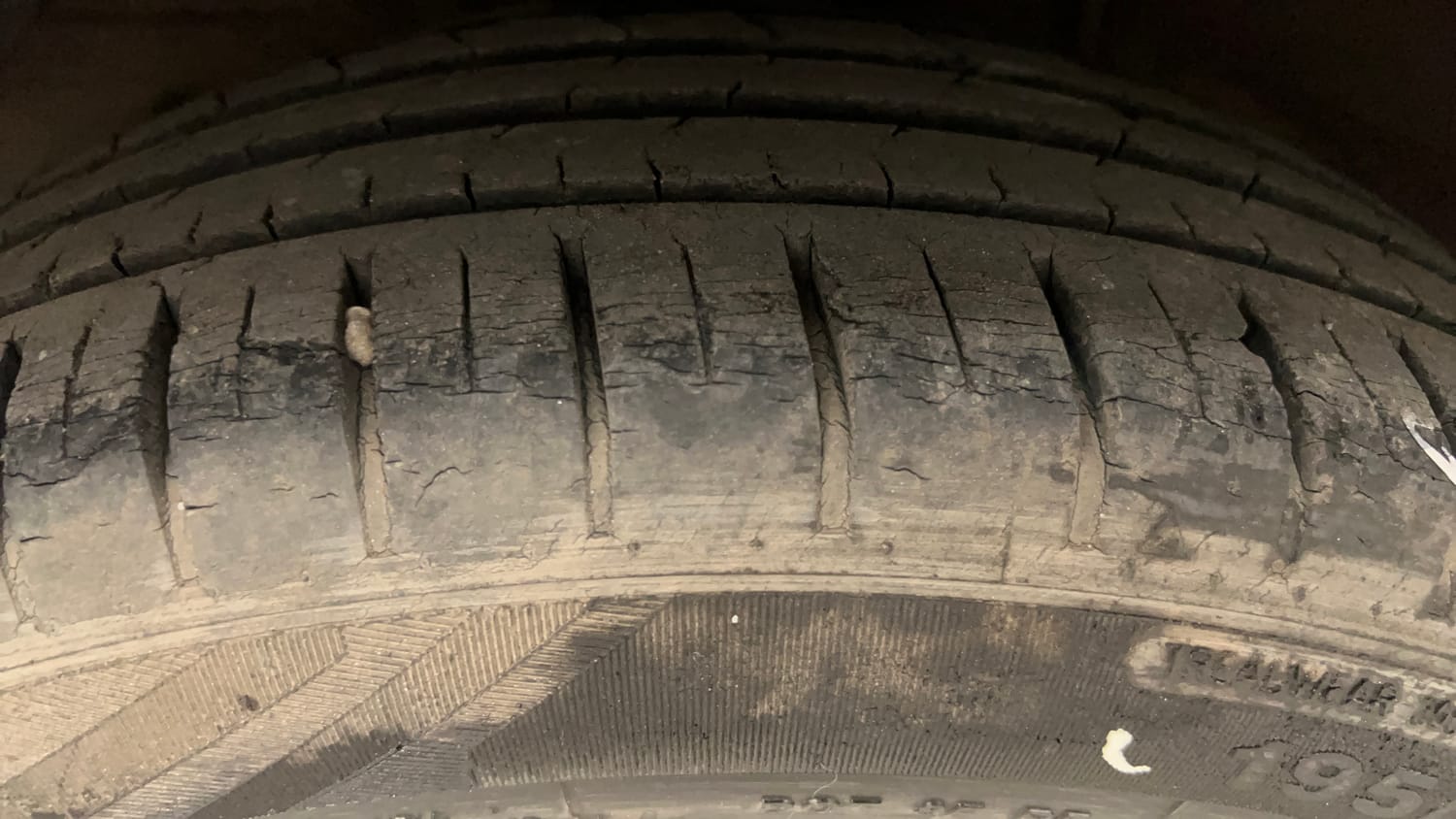 Used 2017 Hyundai i20 Active 1.2 SX Petrol Manual tyres RIGHT REAR TYRE TREAD VIEW