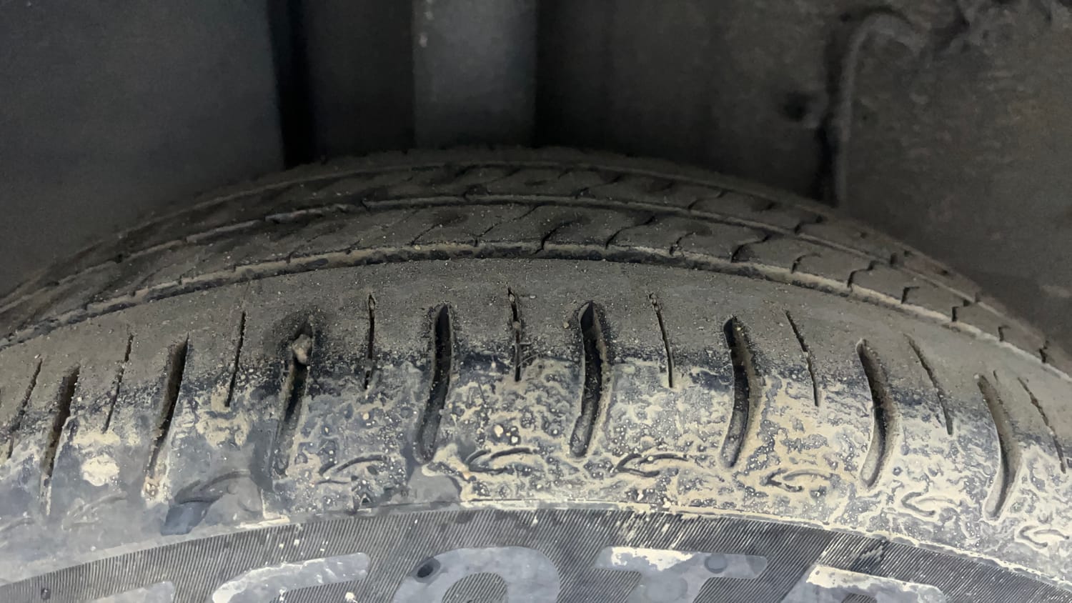 Used 2024 Tata Altroz XZ Plus (S) iCNG Cng Manual tyres RIGHT REAR TYRE TREAD VIEW