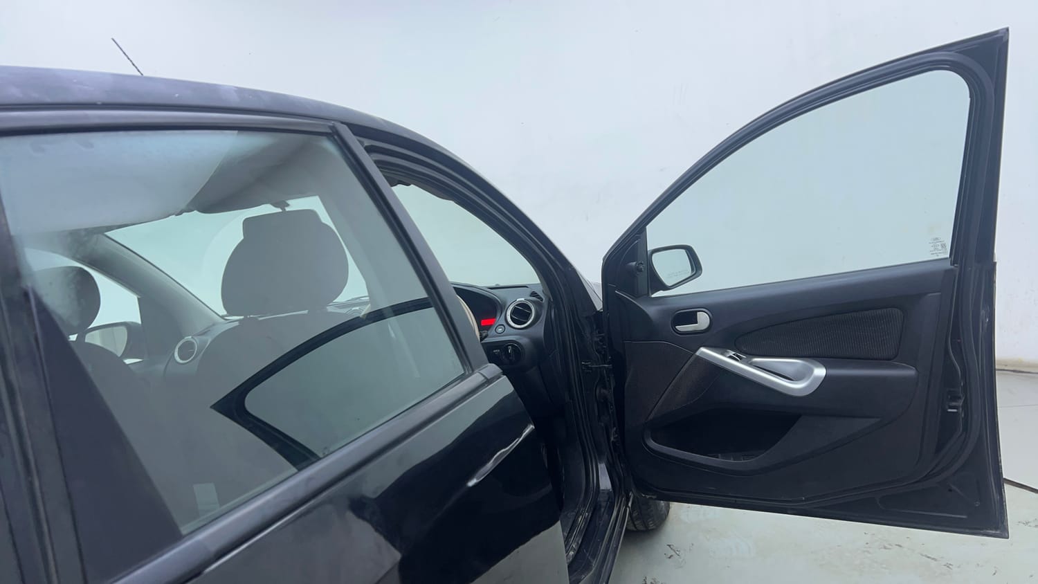 Used 2014 Ford Figo Duratorq Diesel ZXI 1.4 Diesel Manual interior RIGHT FRONT DOOR OPEN VIEW