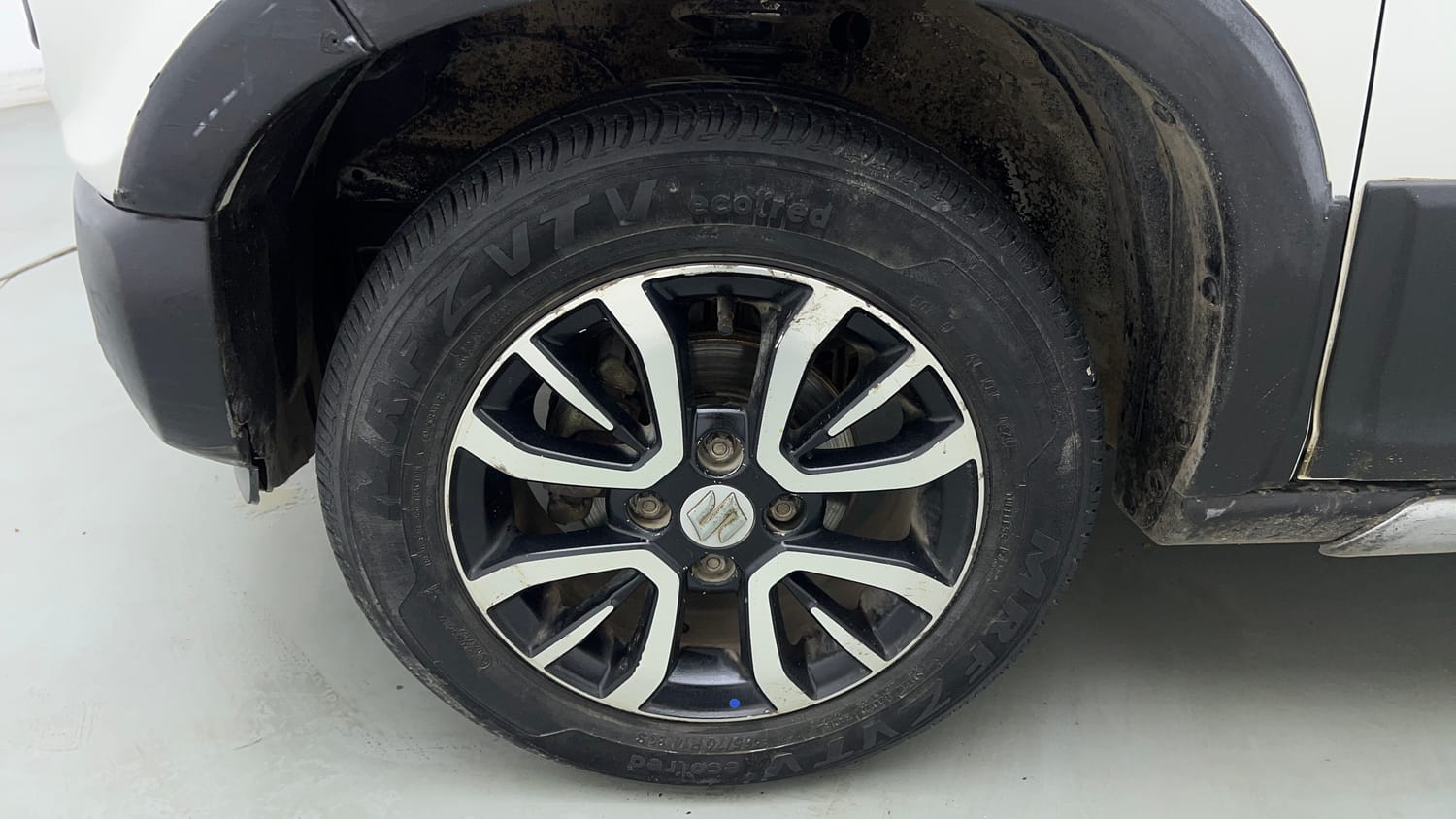 Used 2020 Maruti Suzuki S-Presso VXi Petrol Manual tyres LEFT FRONT TYRE RIM VIEW