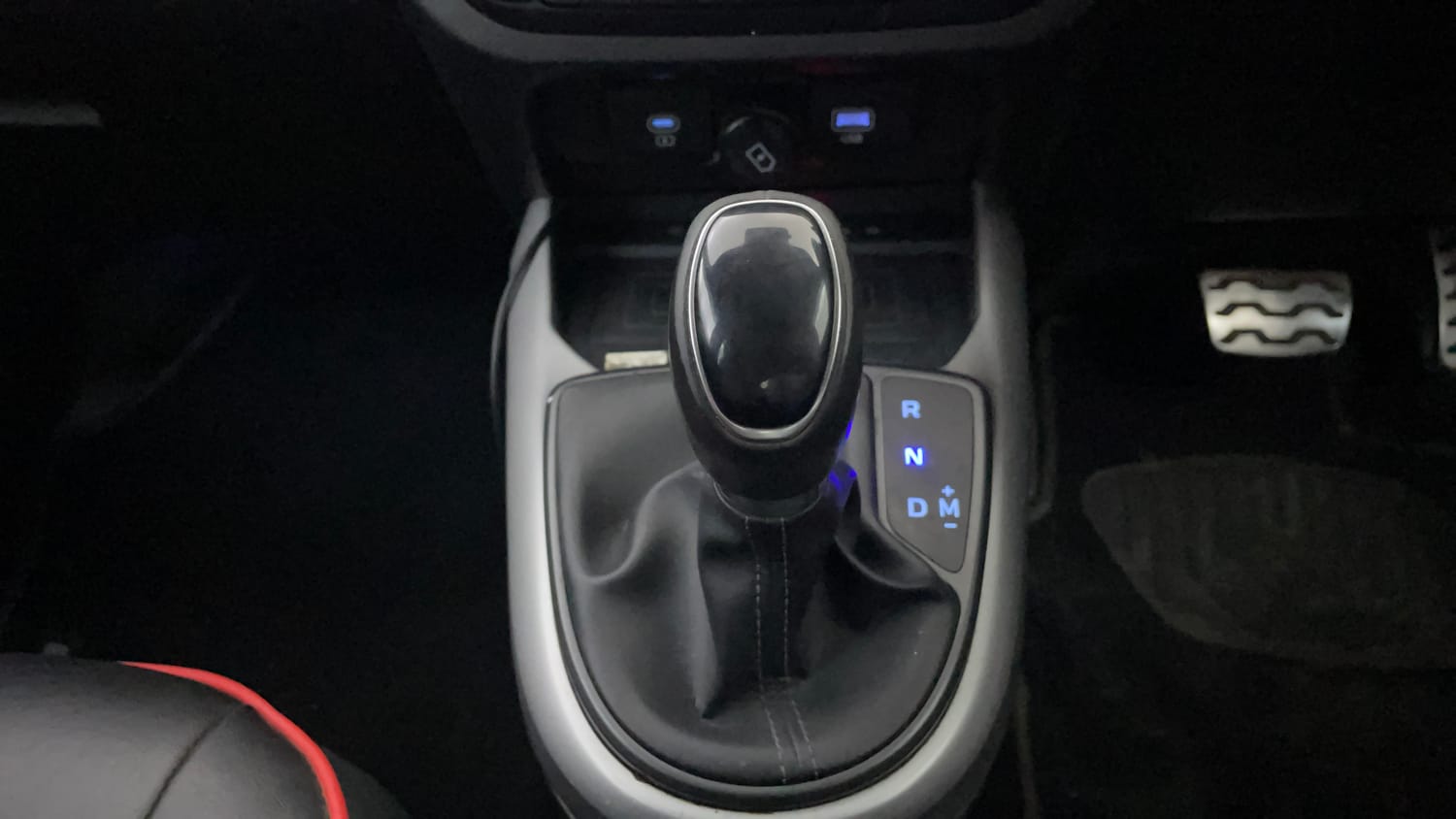 Used 2024 Hyundai Exter SX (O) 1.2 AMT Petrol Automatic interior GEAR  KNOB VIEW