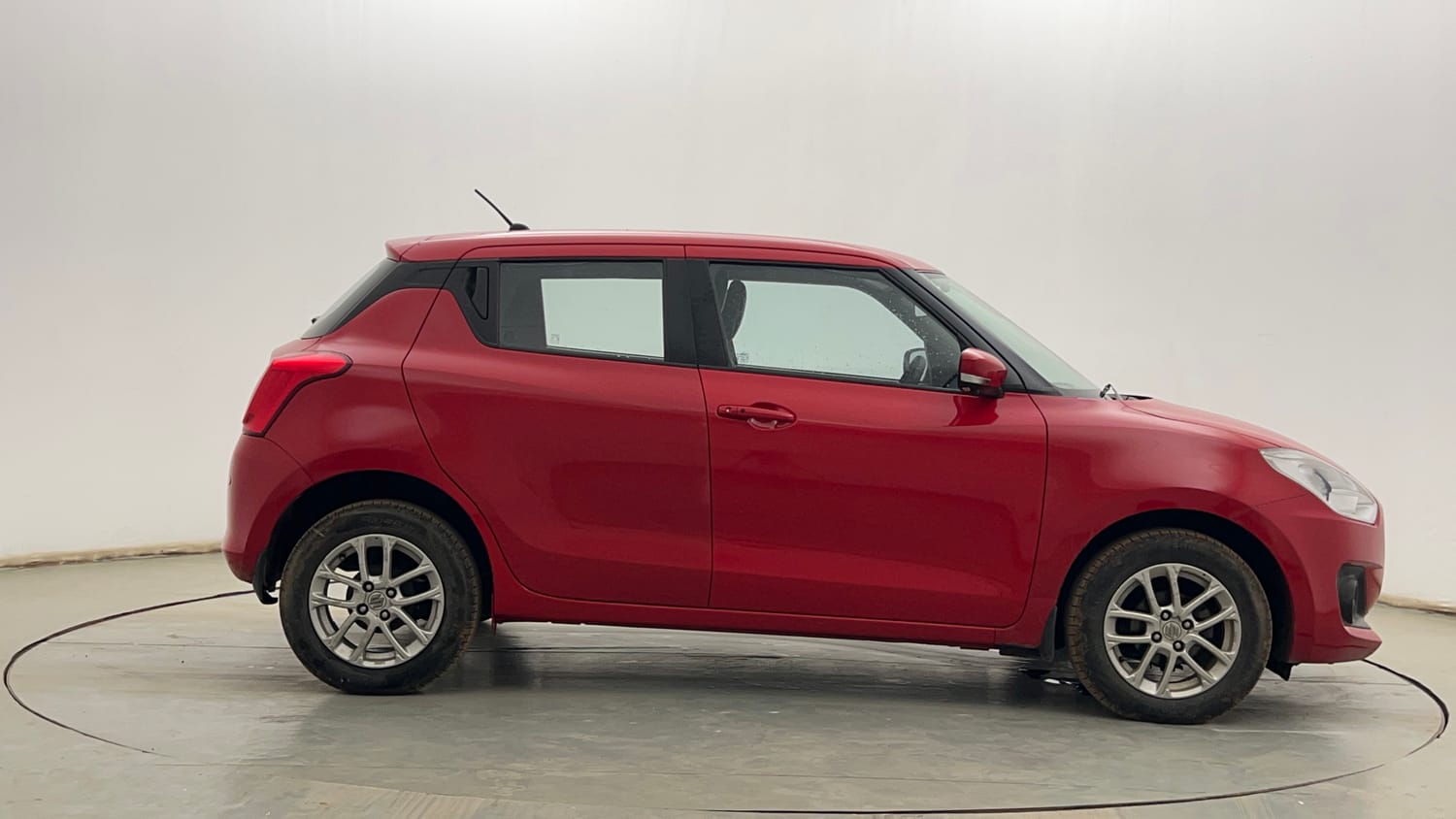 Used 2020 Maruti Suzuki Swift ZXi AMT Petrol Automatic exterior RIGHT SIDE VIEW