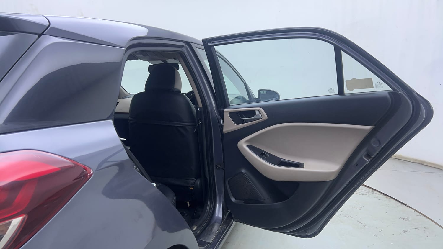Used 2016 Hyundai Elite i20 Sportz 1.4 CRDI Diesel Manual interior RIGHT REAR DOOR OPEN VIEW