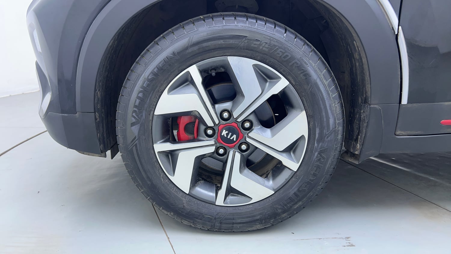Used 2020 Kia Sonet GTX Plus 1.0 DCT Petrol Automatic tyres LEFT FRONT TYRE RIM VIEW