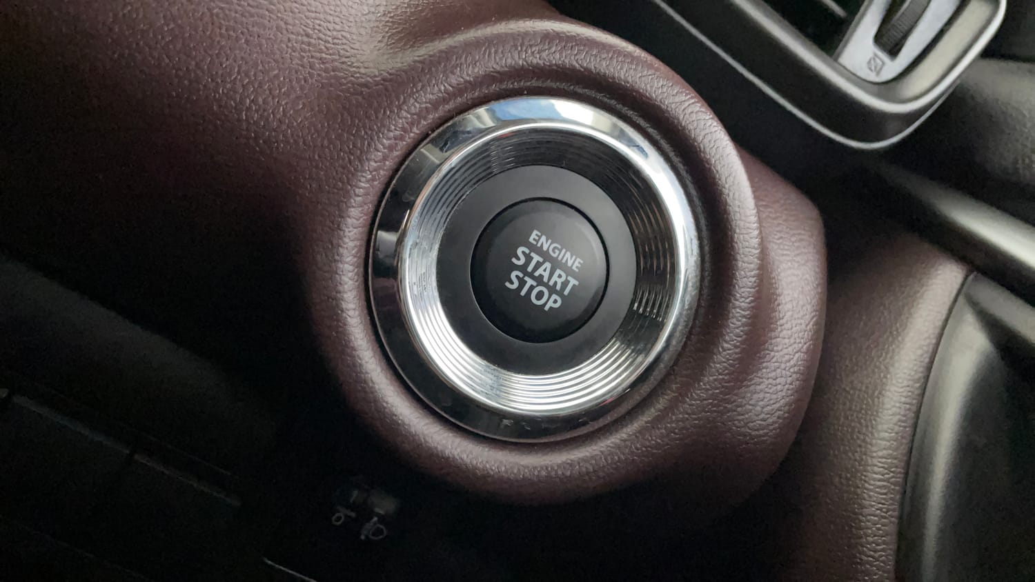 Used 2026 Maruti Suzuki Grand Vitara Delta Smart Hybrid Petrol Manual top_features Keyless start