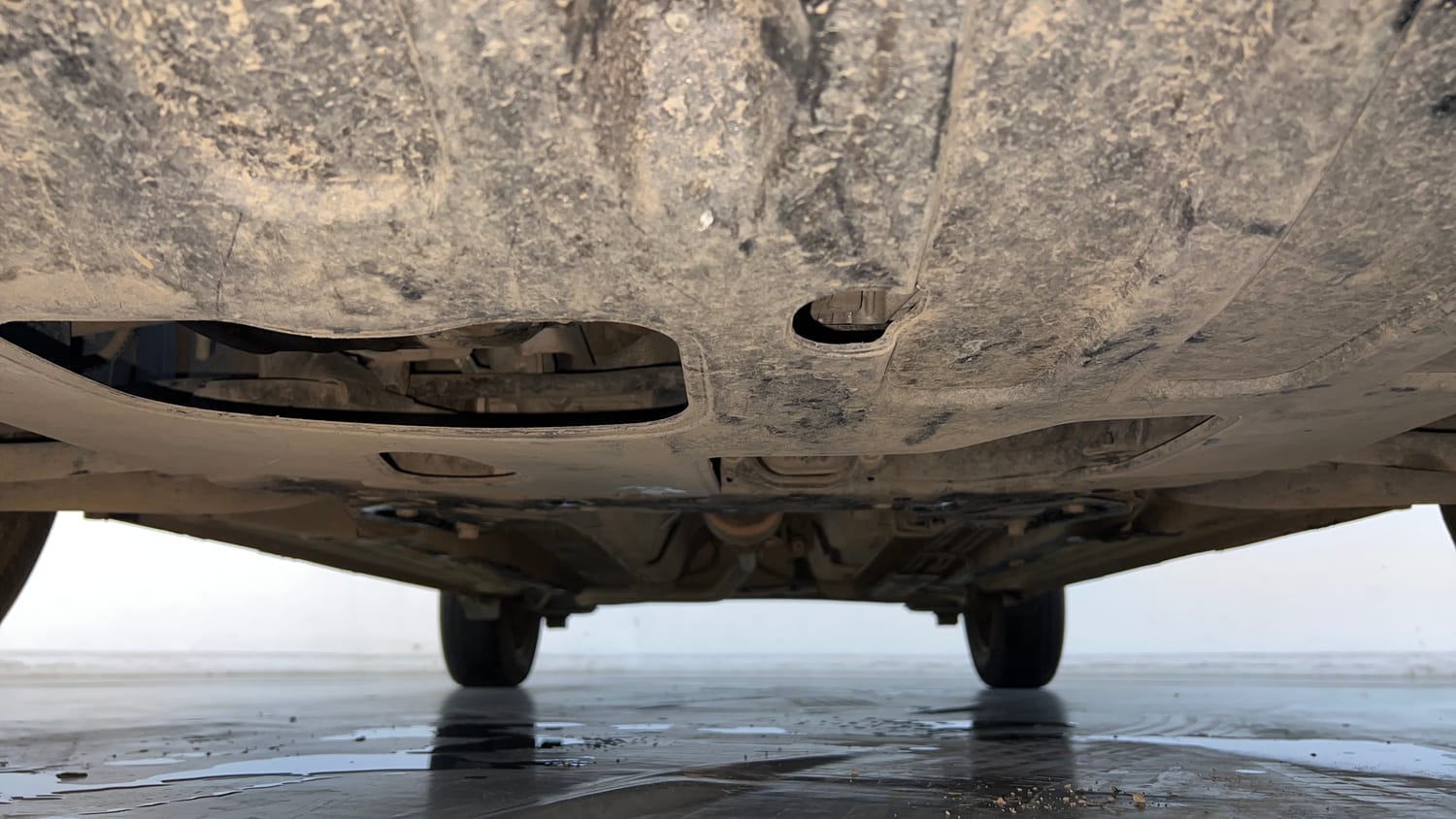 Used 2024 Hyundai Venue E 1.2 Petrol Petrol Manual extra FRONT LEFT UNDERBODY VIEW