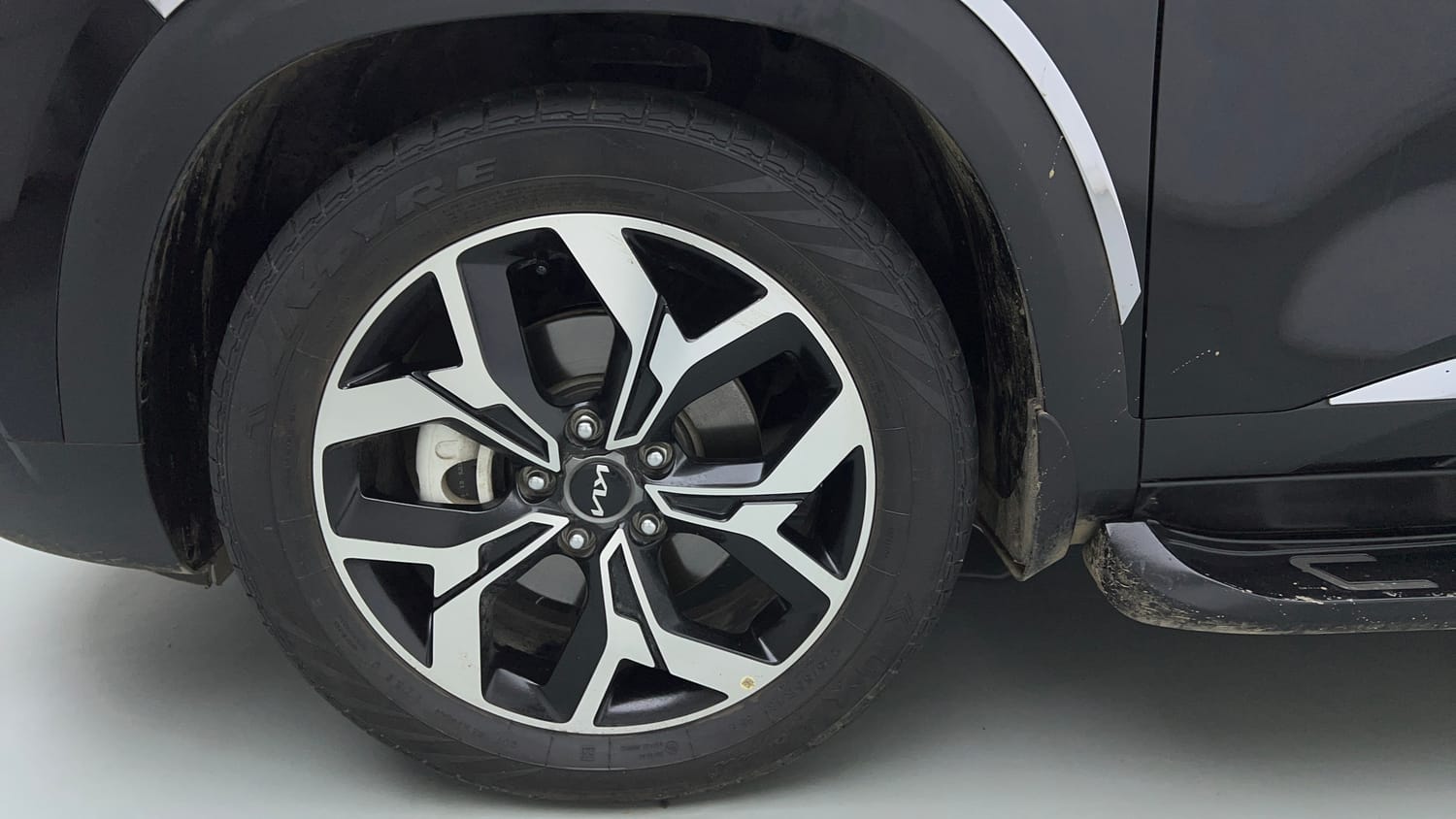 Used 2025 Kia Seltos GTX Plus 1.5 Turbo Petrol DCT Petrol Automatic tyres LEFT FRONT TYRE RIM VIEW