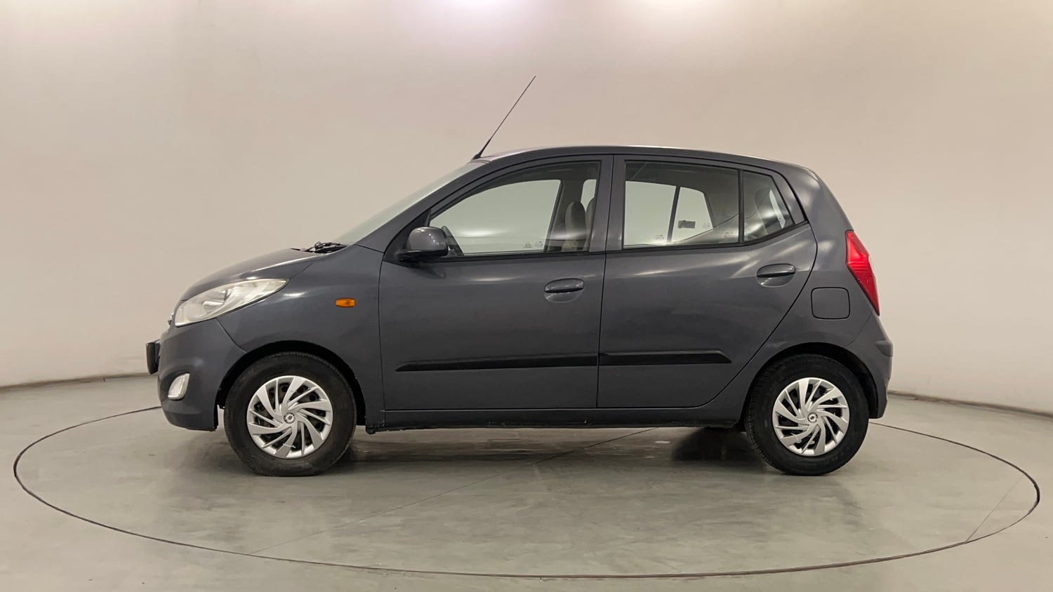 Used 2014 Hyundai i10 Sportz 1.1 iRDE2 Petrol Manual exterior LEFT SIDE VIEW