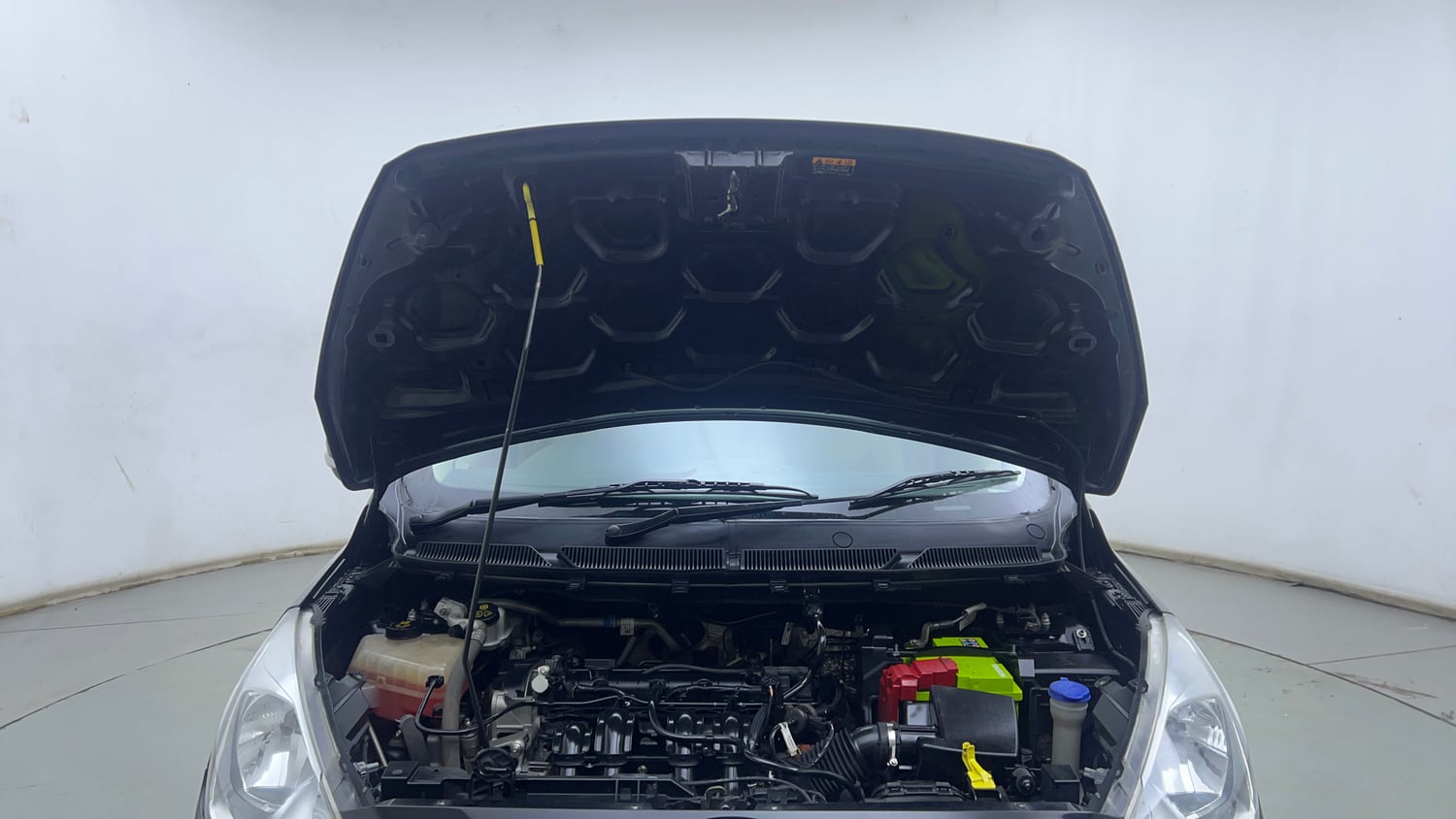 Used 2017 Ford Figo Aspire Titanium 1.2 Ti-VCT Petrol Manual engine ENGINE & BONNET OPEN FRONT VIEW
