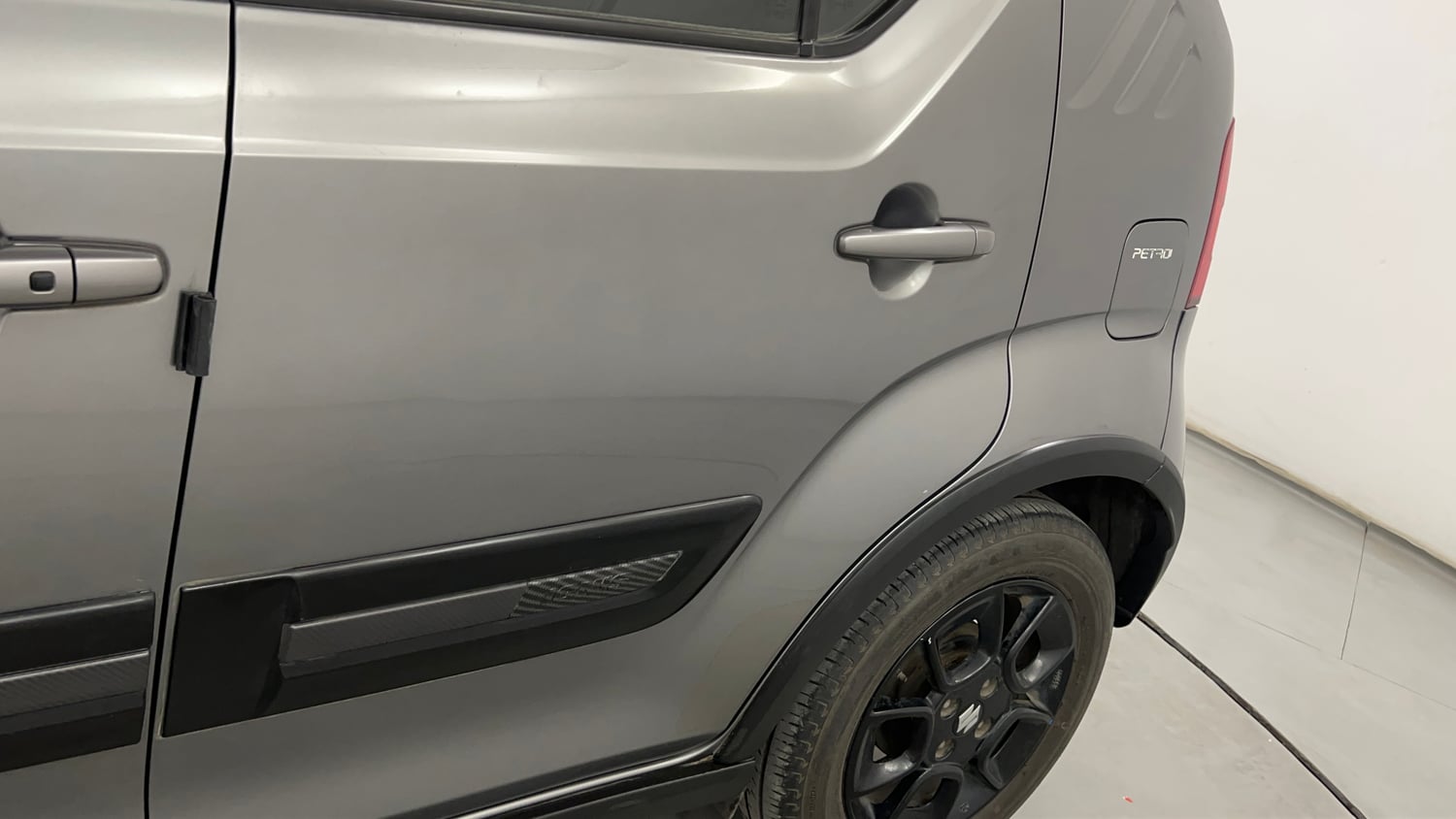 Used 2021 Maruti Suzuki Ignis Zeta 1.2 AMT Petrol Automatic dents MINOR SCRATCH