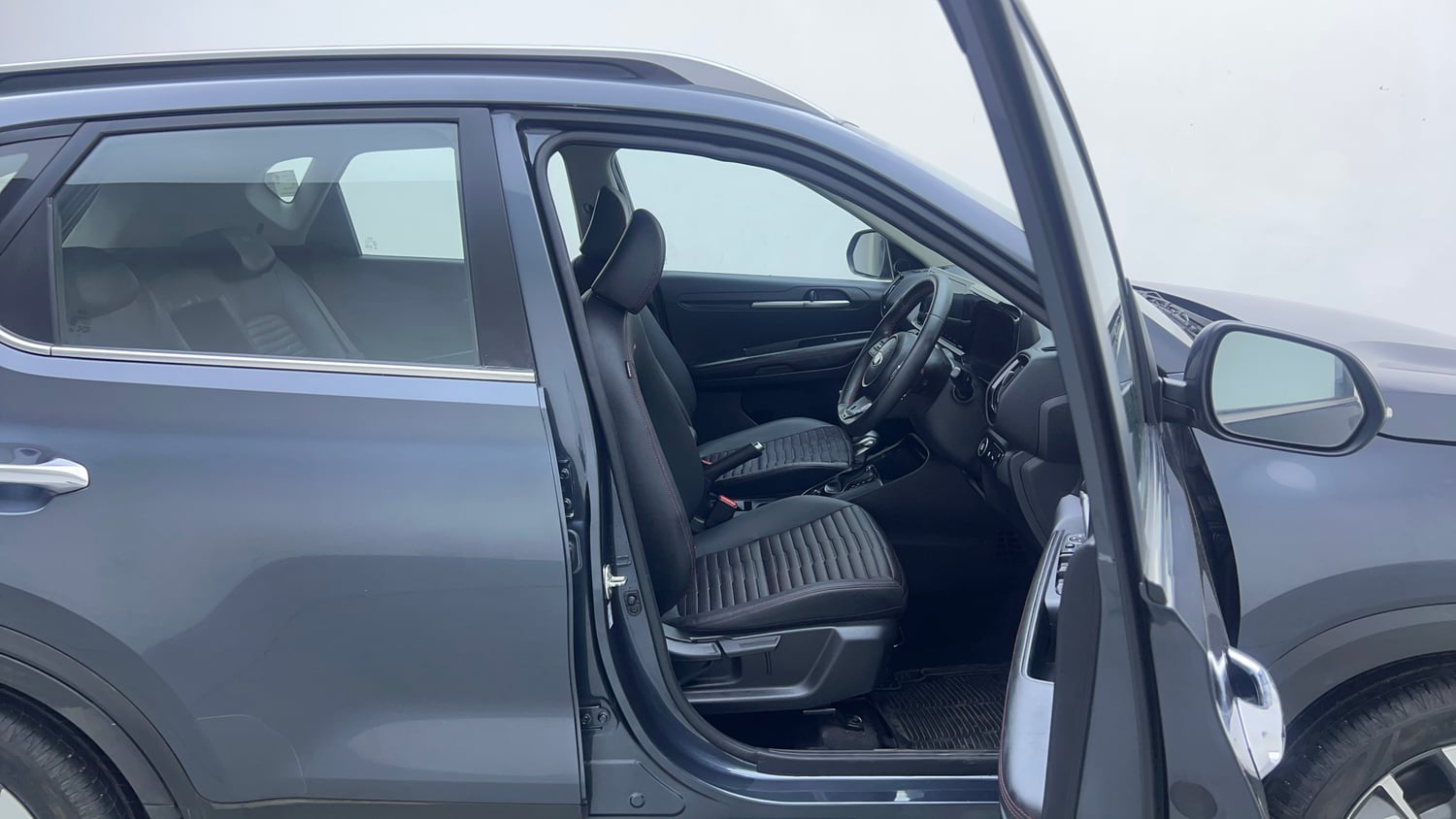 Used 2020 Kia Sonet GTX Plus 1.5 AT Diesel Automatic interior RIGHT SIDE FRONT DOOR CABIN VIEW