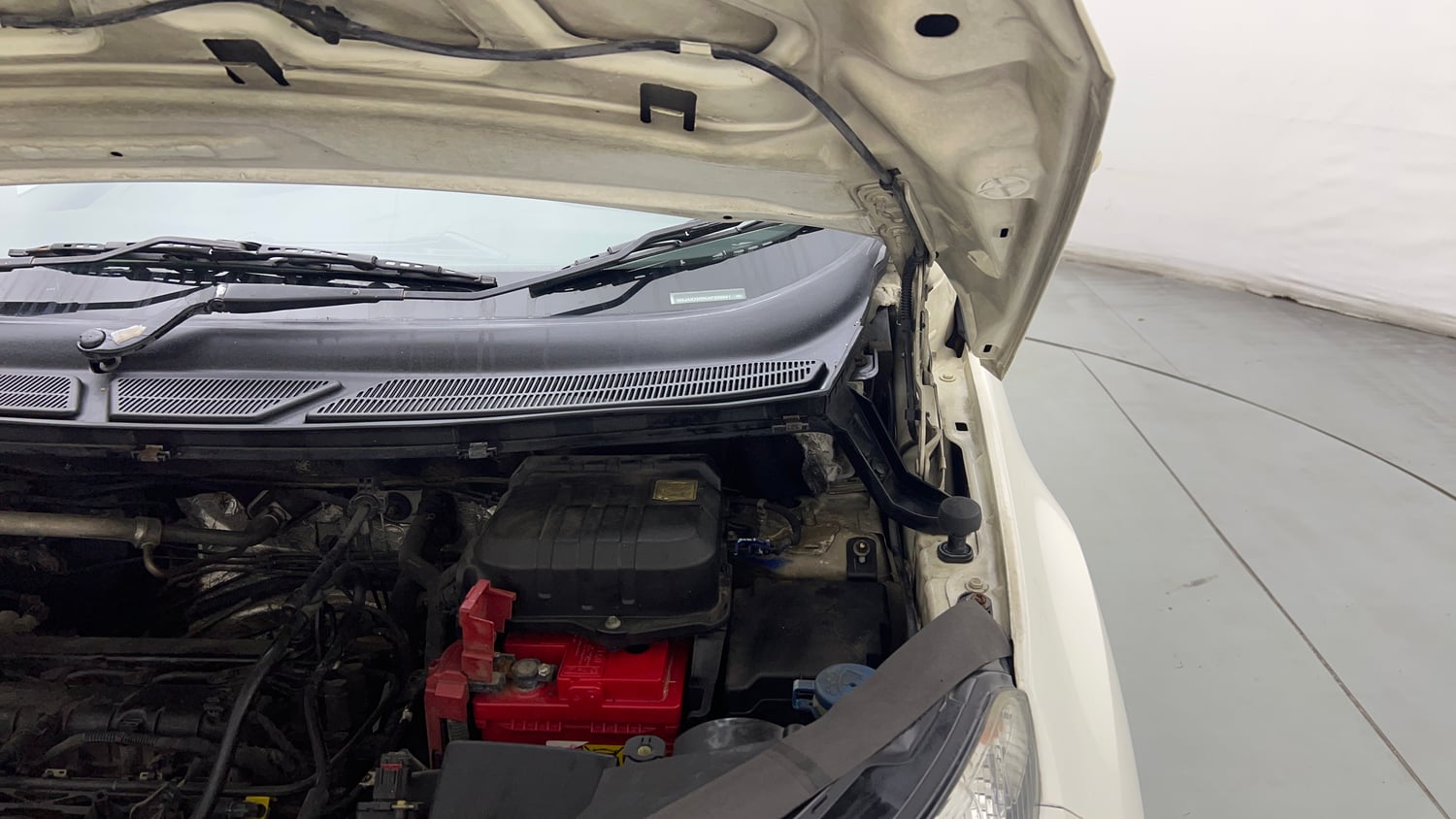 Used 2015 Ford EcoSport Trend 1.5 Ti-VCT Petrol Manual engine ENGINE LEFT SIDE HINGE & APRON VIEW