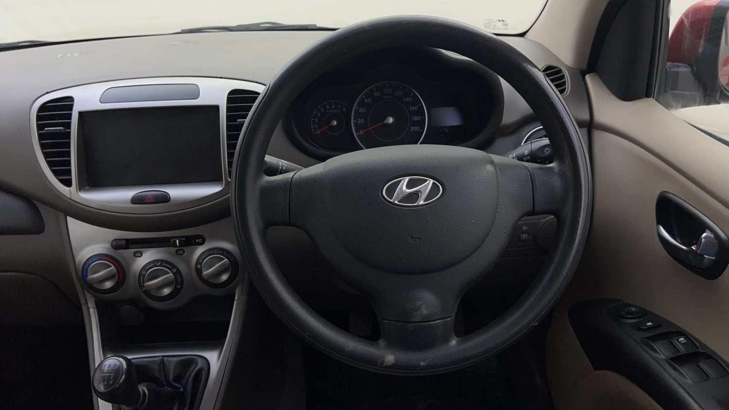 Used 2013 Hyundai i10 Magna 1.2 Kappa2 Petrol Manual interior STEERING VIEW