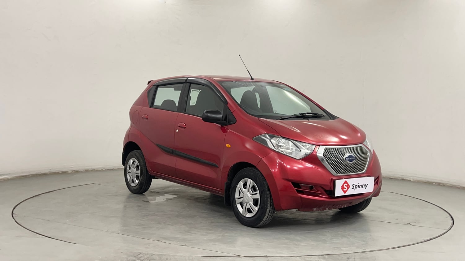 Used 2018 Datsun Redi-GO T(O) 1.0 Petrol Manual exterior RIGHT FRONT CORNER VIEW
