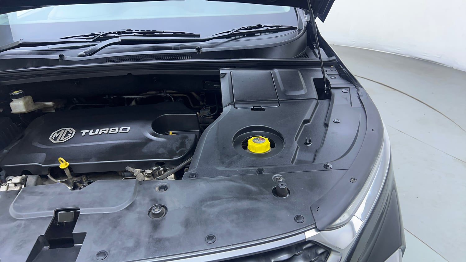 Used 2020 MG Motors Hector Sharp 2.0 Diesel Diesel Manual engine ENGINE LEFT SIDE VIEW