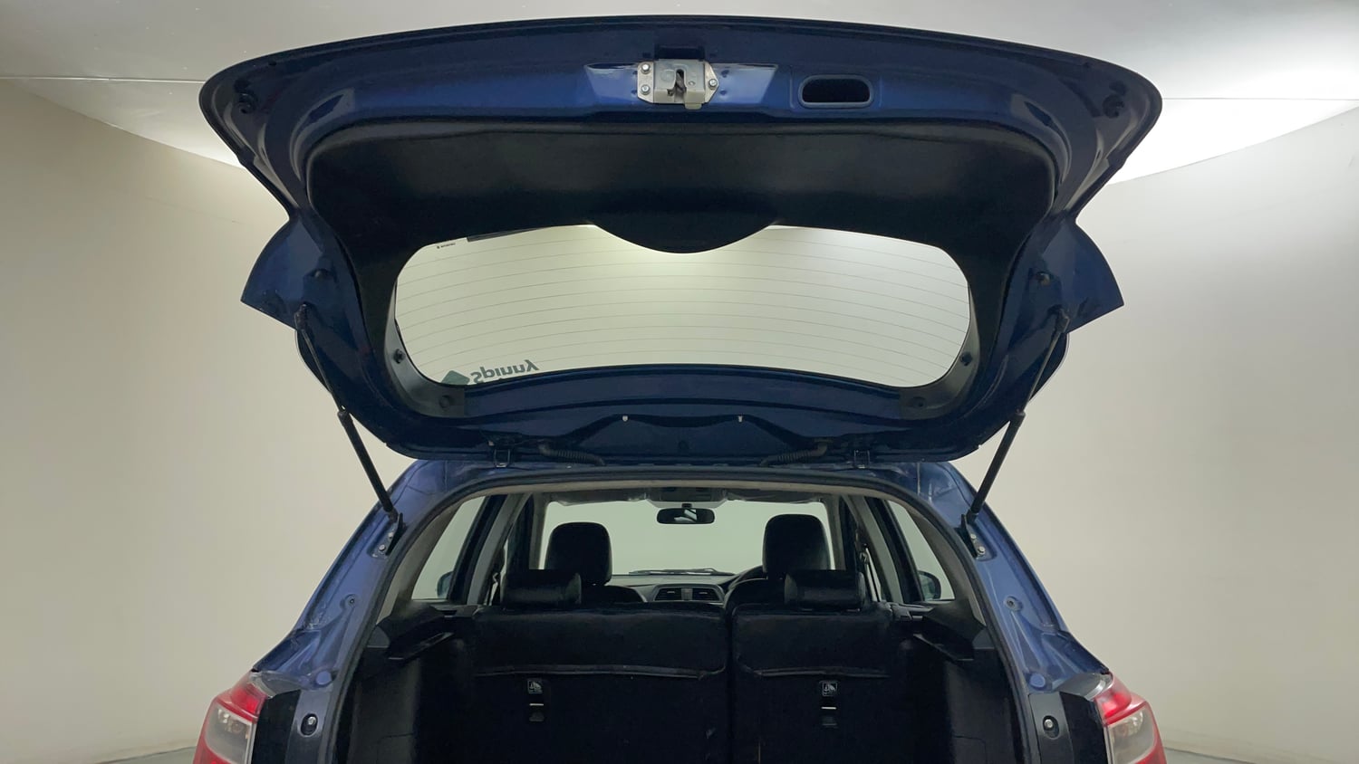 Used 2018 Maruti Suzuki S-Cross Zeta 1.3 Diesel Manual interior DICKY DOOR OPEN VIEW