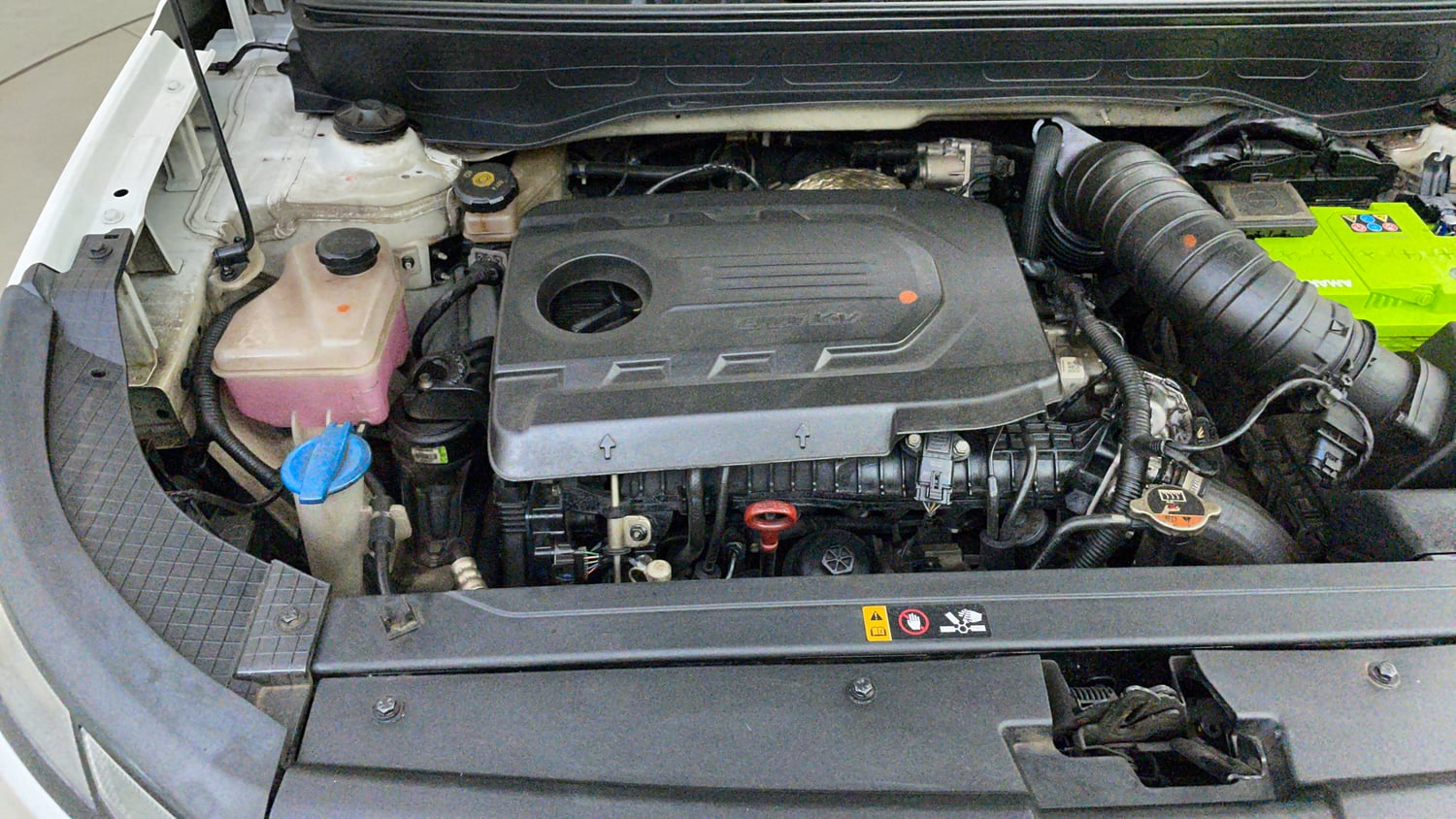 Used 2023 Hyundai Venue SX 1.5 CRDi Diesel Manual engine ENGINE RIGHT SIDE VIEW