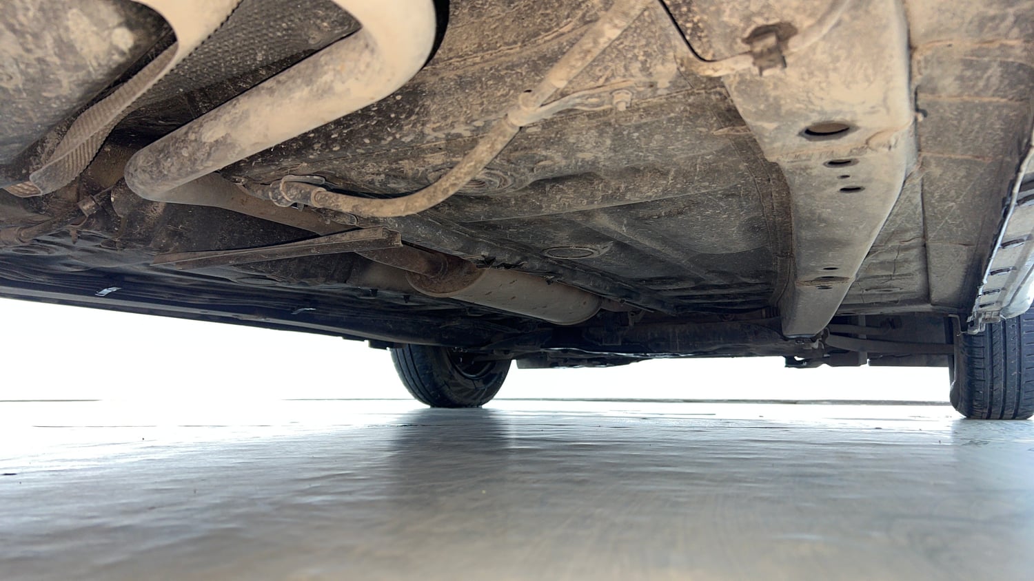 Used 2018 Maruti Suzuki Swift VXi AMT Petrol Automatic extra REAR RIGHT UNDERBODY VIEW