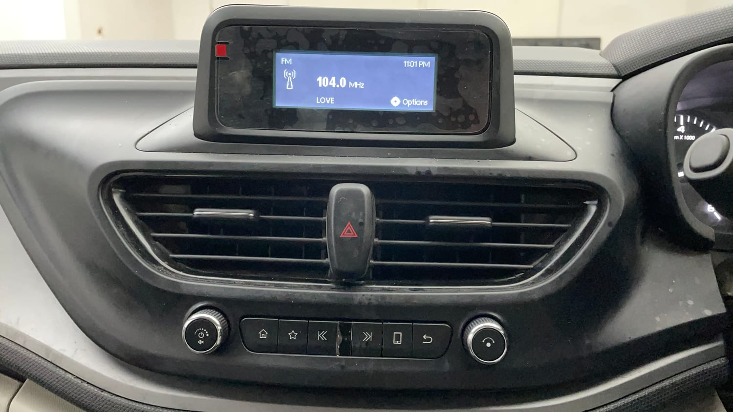 Used 2022 Tata Altroz XE Plus Petrol Petrol Manual top_features Integrated (in-dash) music system