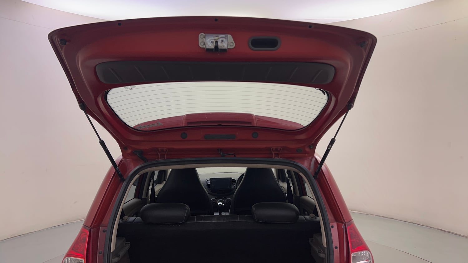Used 2013 Hyundai i10 Sportz 1.2 AT Kappa2 Petrol Automatic interior DICKY DOOR OPEN VIEW